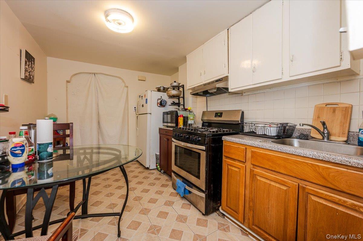 3304 Bouck Avenue, Bronx, NY 10469