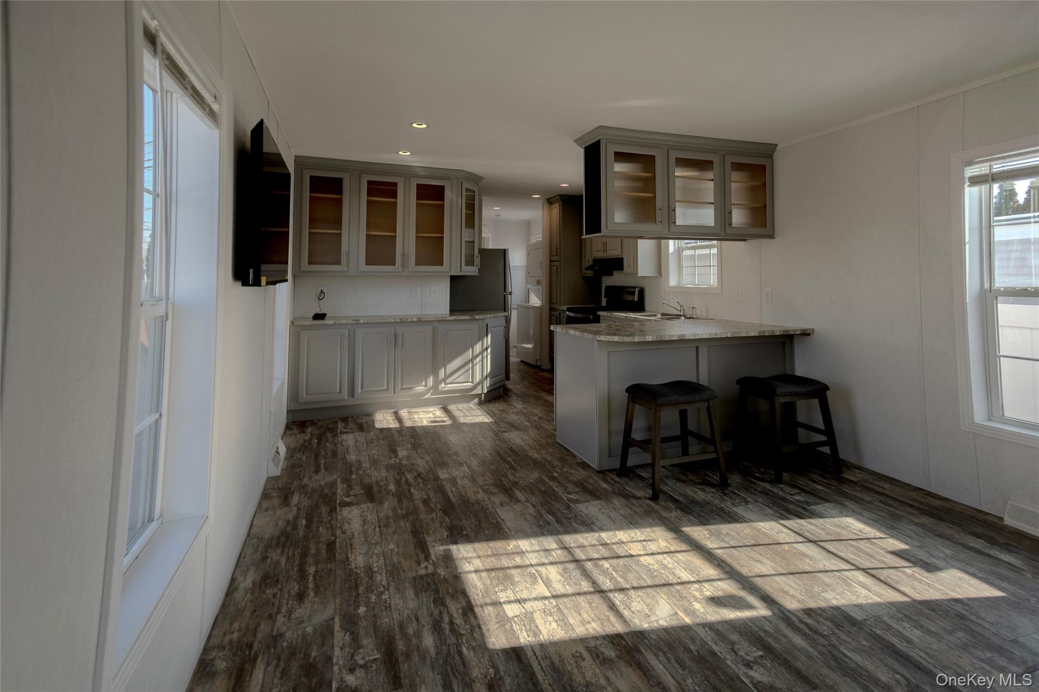 150 Main Street # 1A, Islip, NY 11751