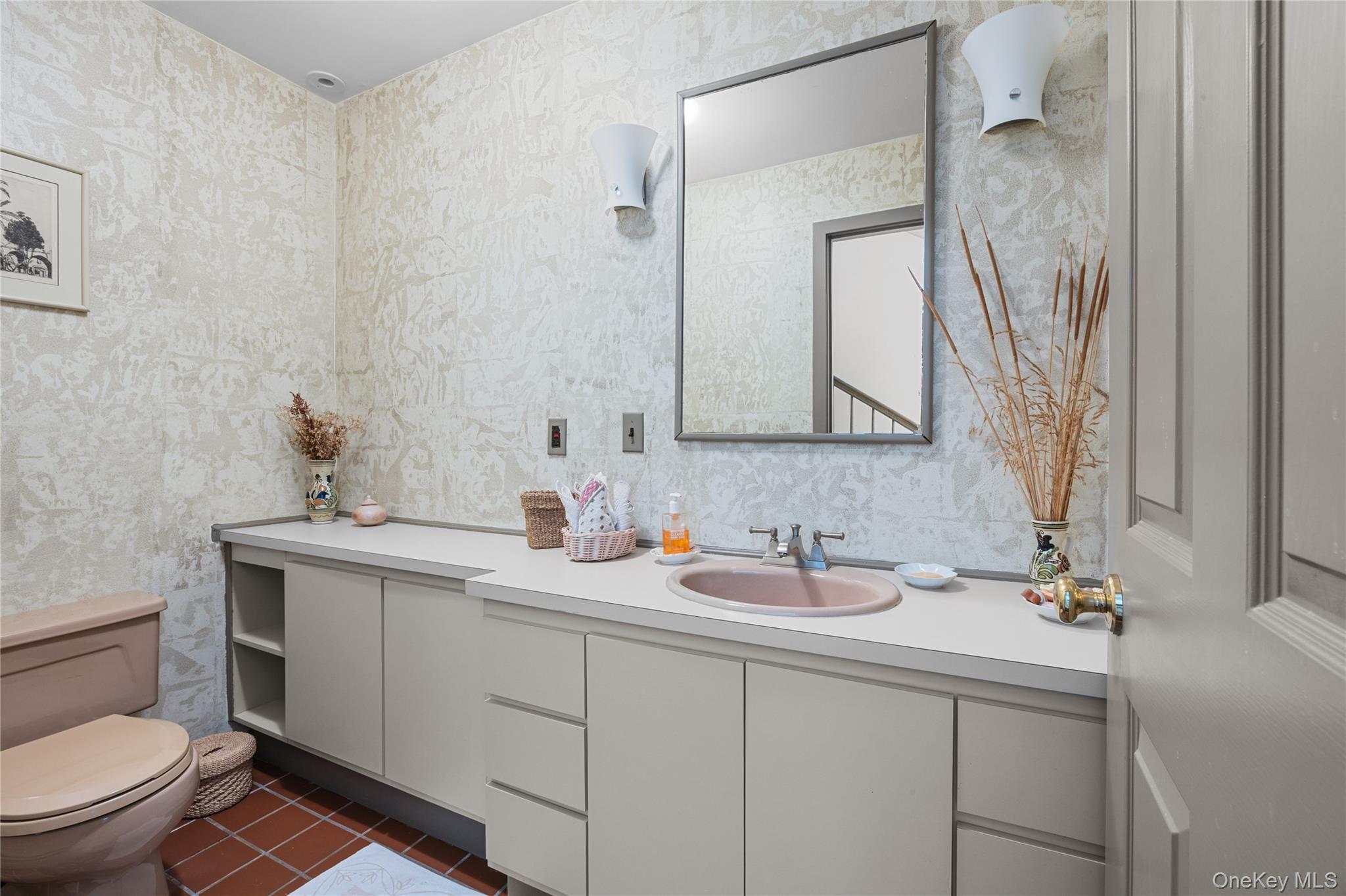 5 Shore Drive, Setauket, NY 11733