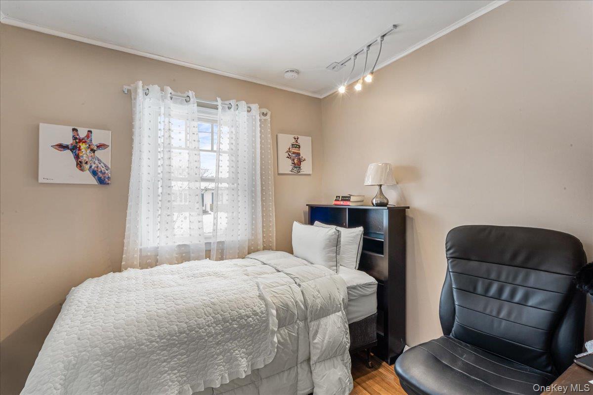 18 Robert Drive, Huntington, NY 11743