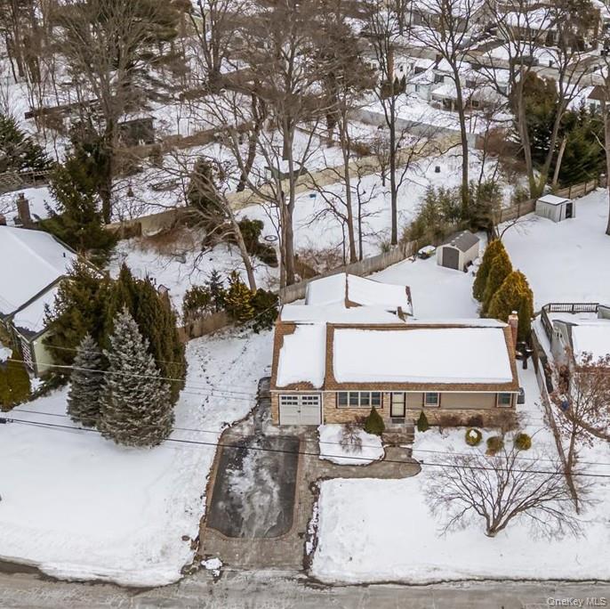 18 Robert Drive, Huntington, NY 11743