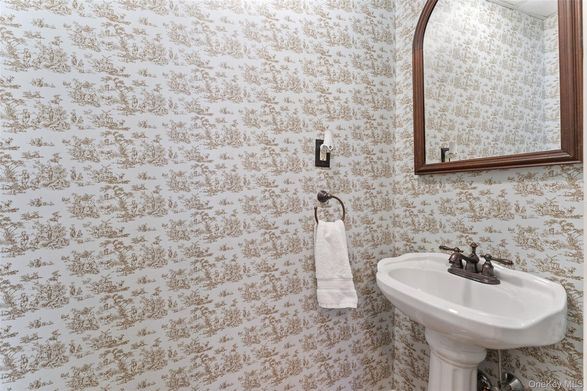 12 Swarthmore Road, Scarsdale, NY 10583