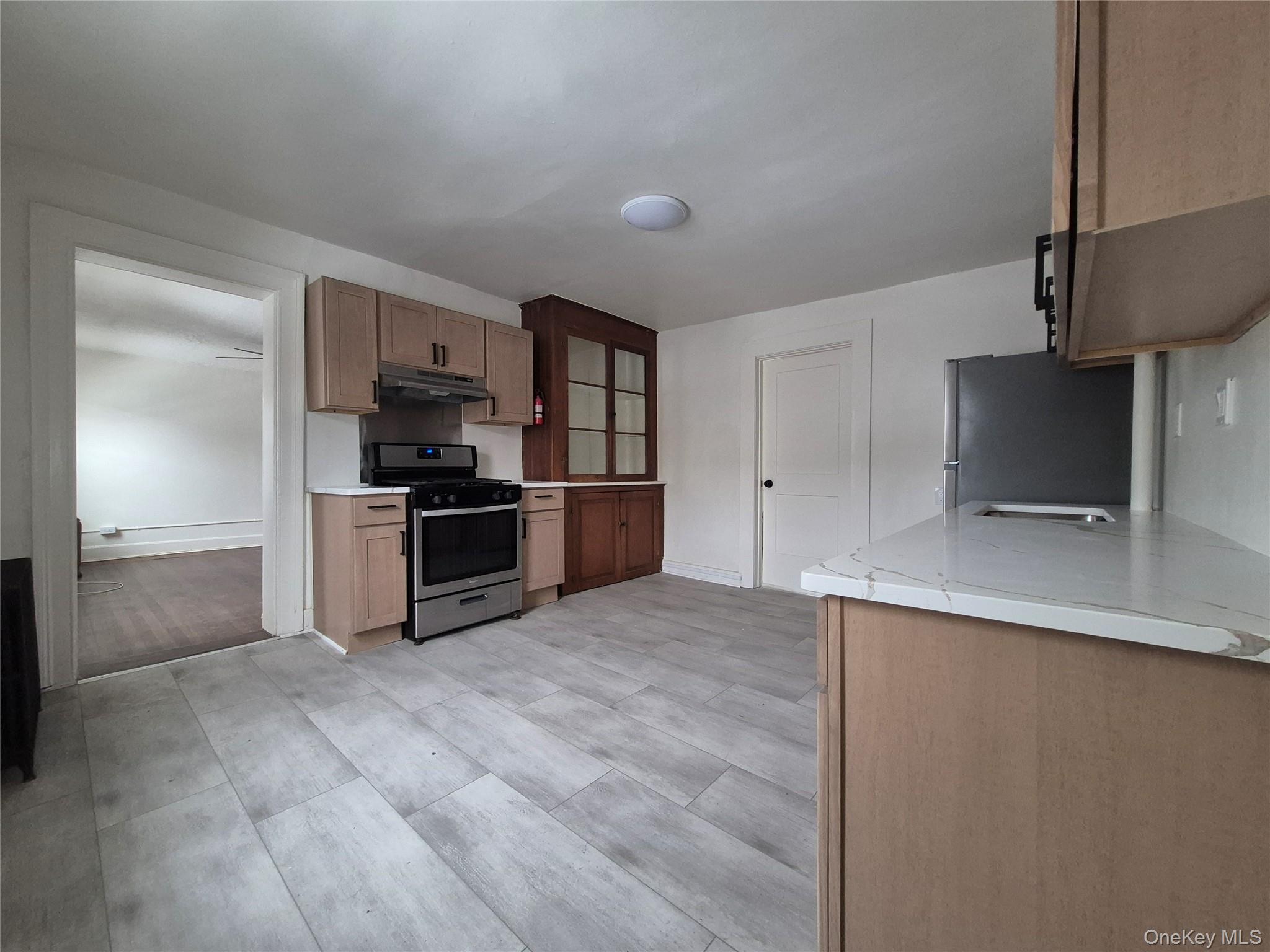 348 Main Street, Poughkeepsie, NY 12601