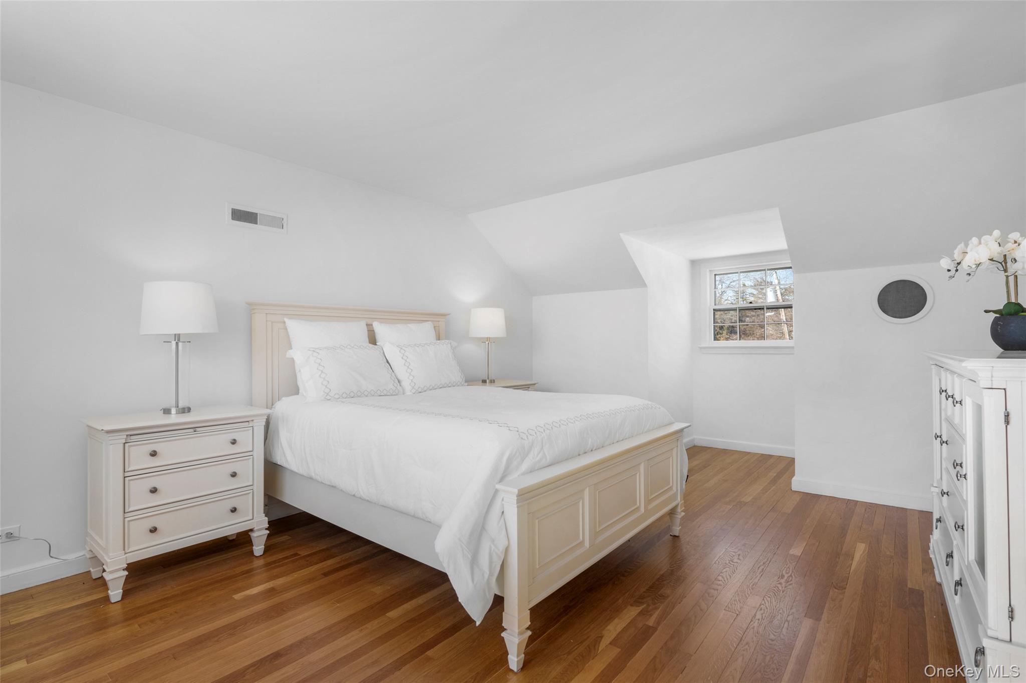 35 Byron Lane, Larchmont, NY 10538