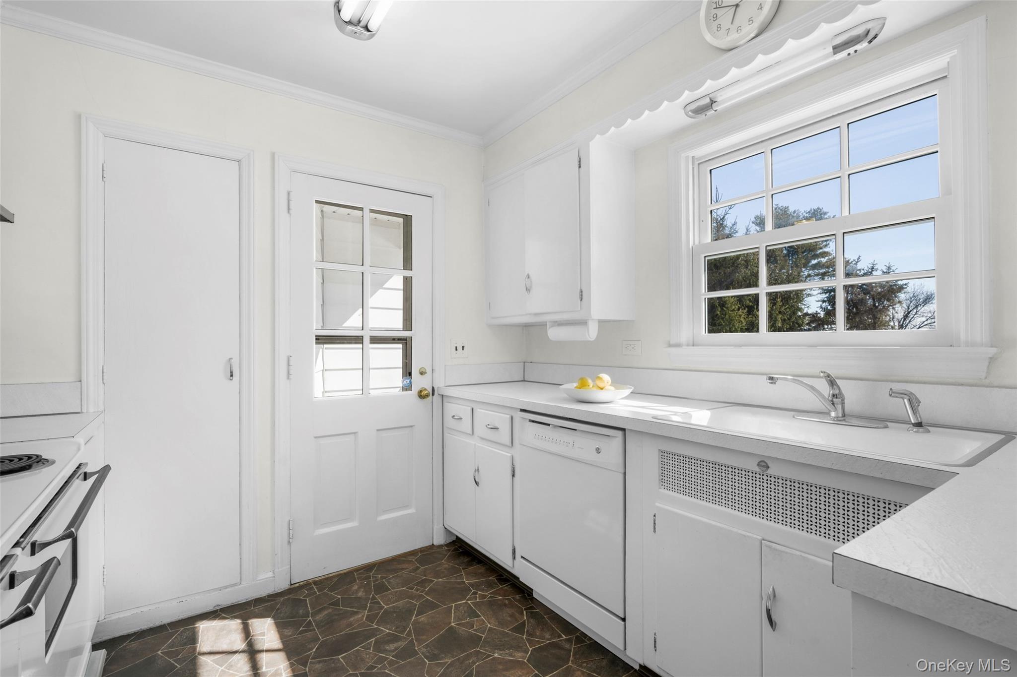 35 Byron Lane, Larchmont, NY 10538