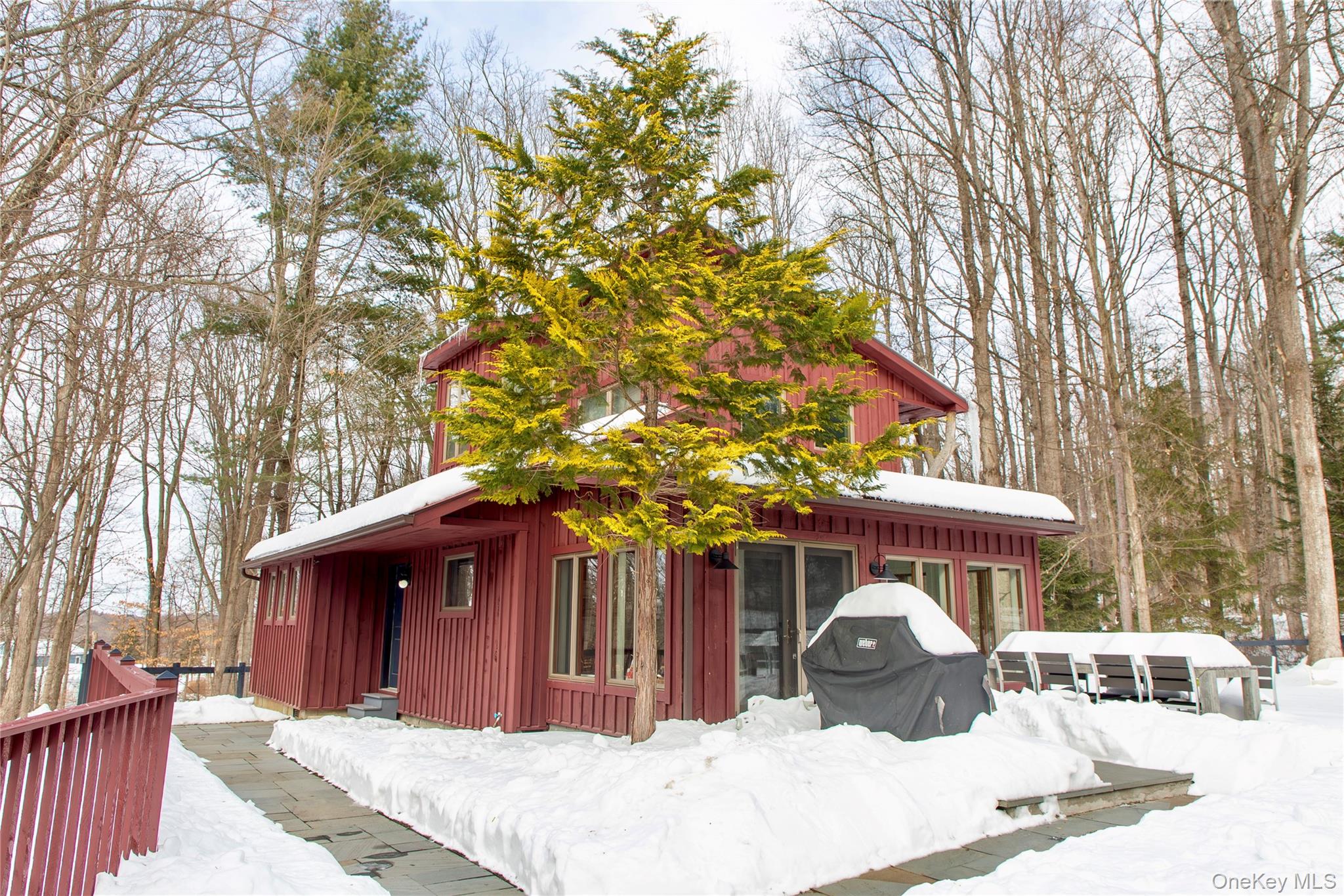 37 Williams Road, Red Hook, NY 10021