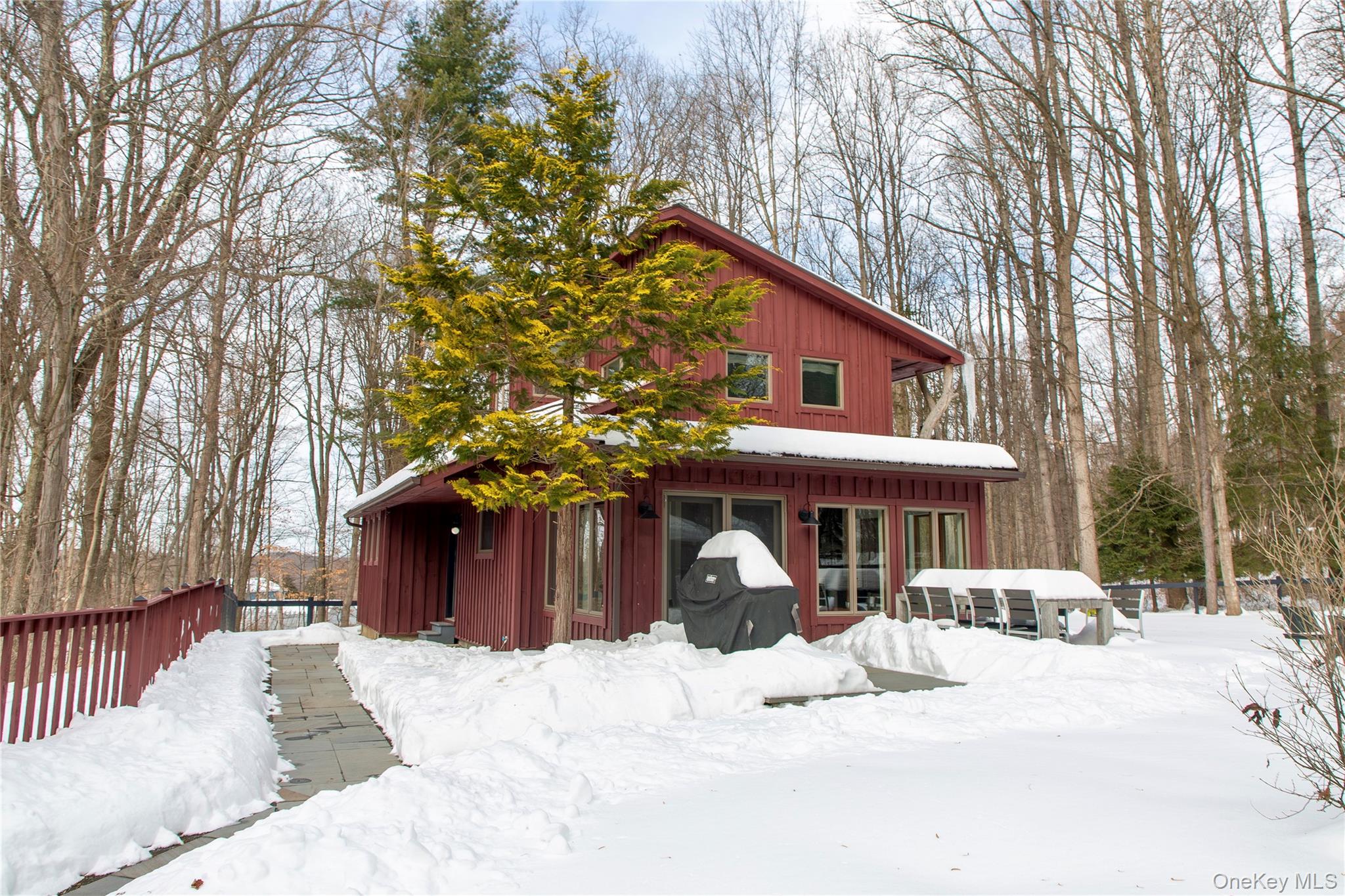 37 Williams Road, Red Hook, NY 10021