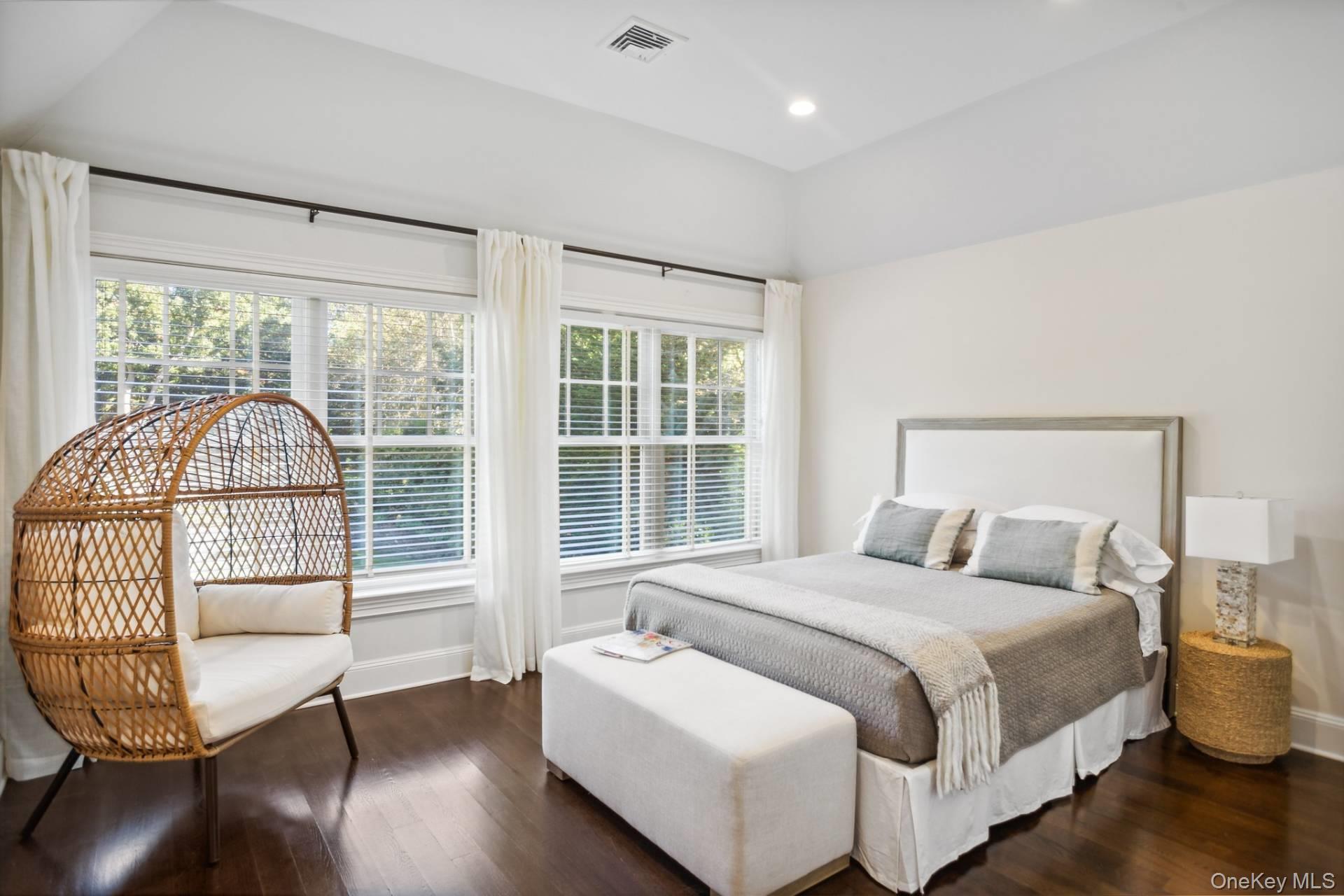 110 Straight Path, Southampton, NY 11968