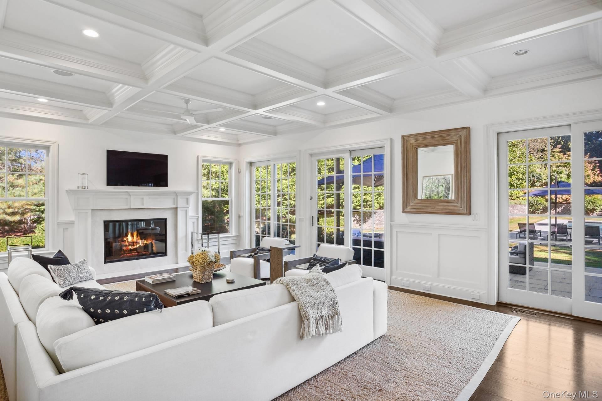 110 Straight Path, Southampton, NY 11968