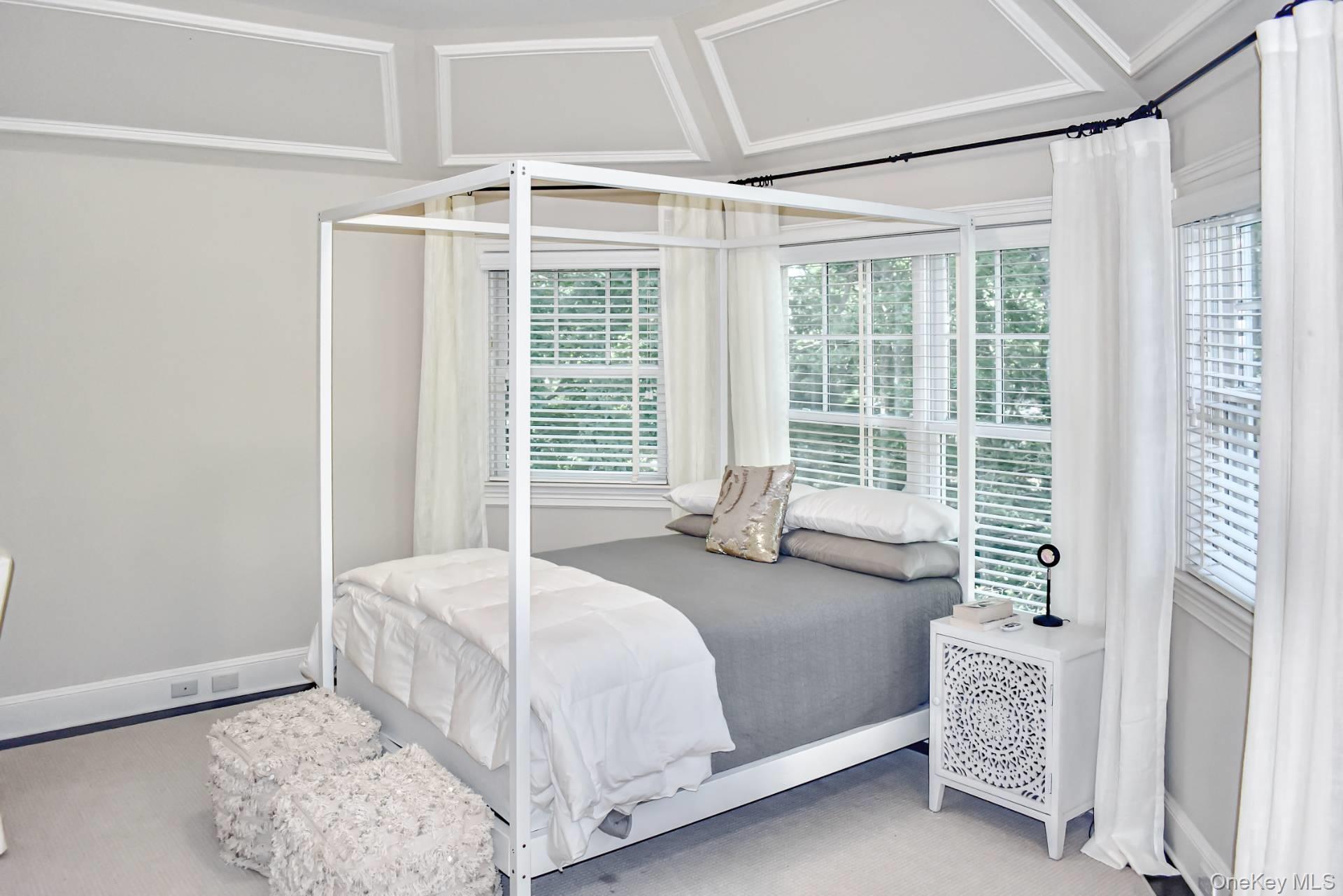 110 Straight Path, Southampton, NY 11968