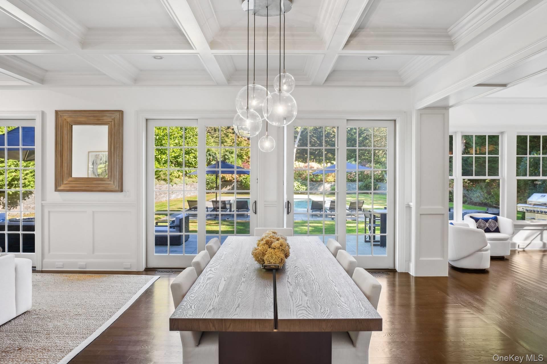 110 Straight Path, Southampton, NY 11968