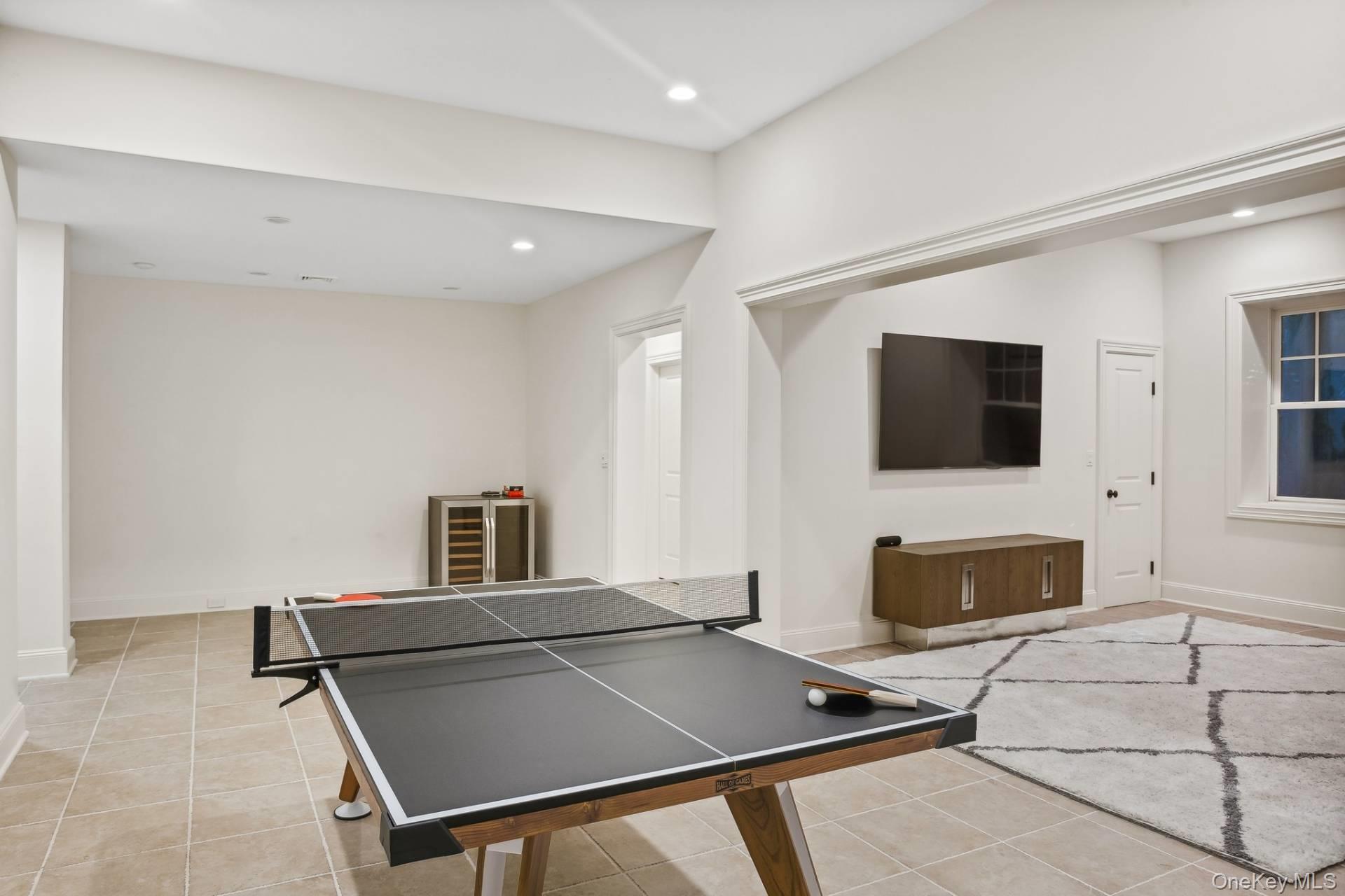 110 Straight Path, Southampton, NY 11968