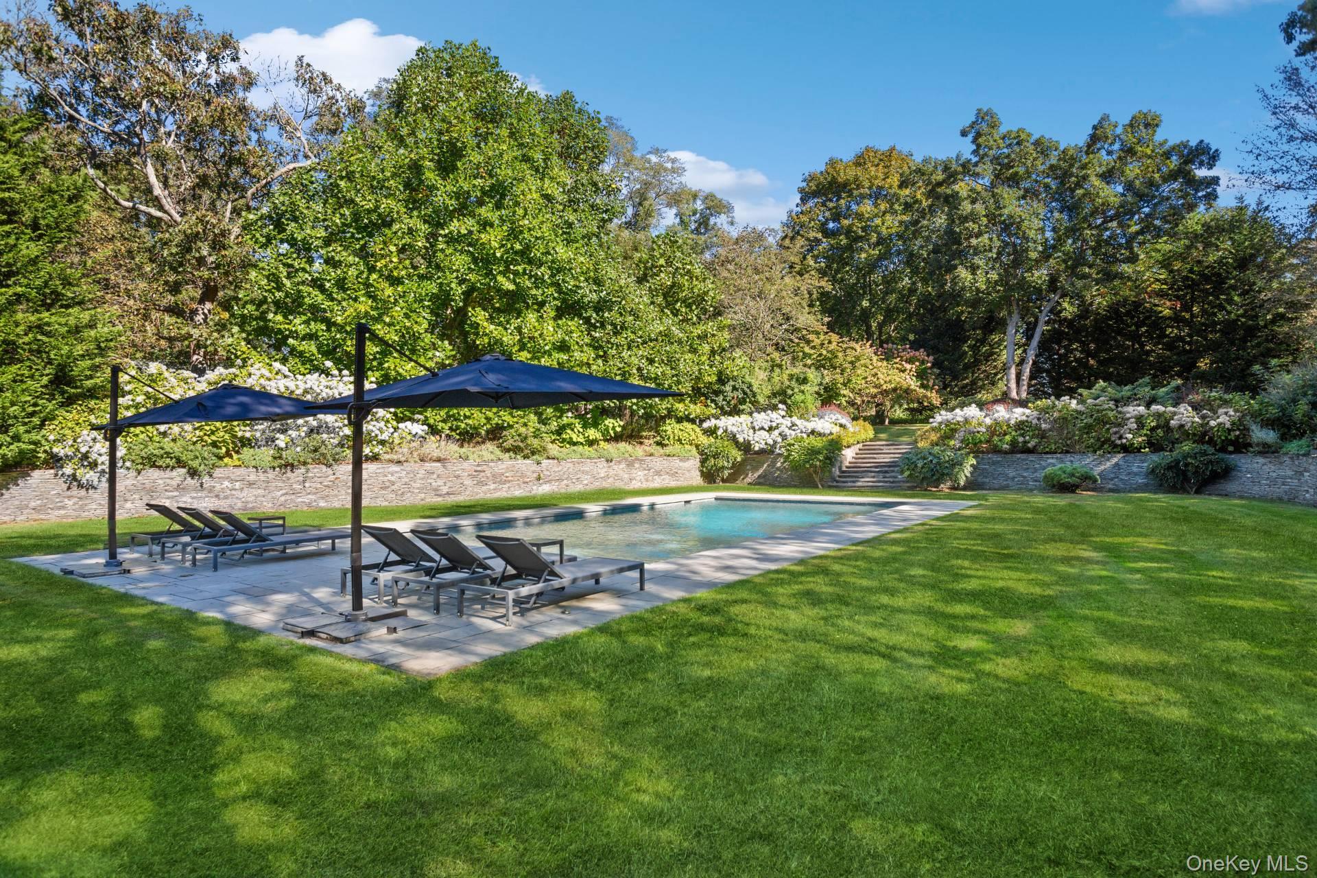 110 Straight Path, Southampton, NY 11968