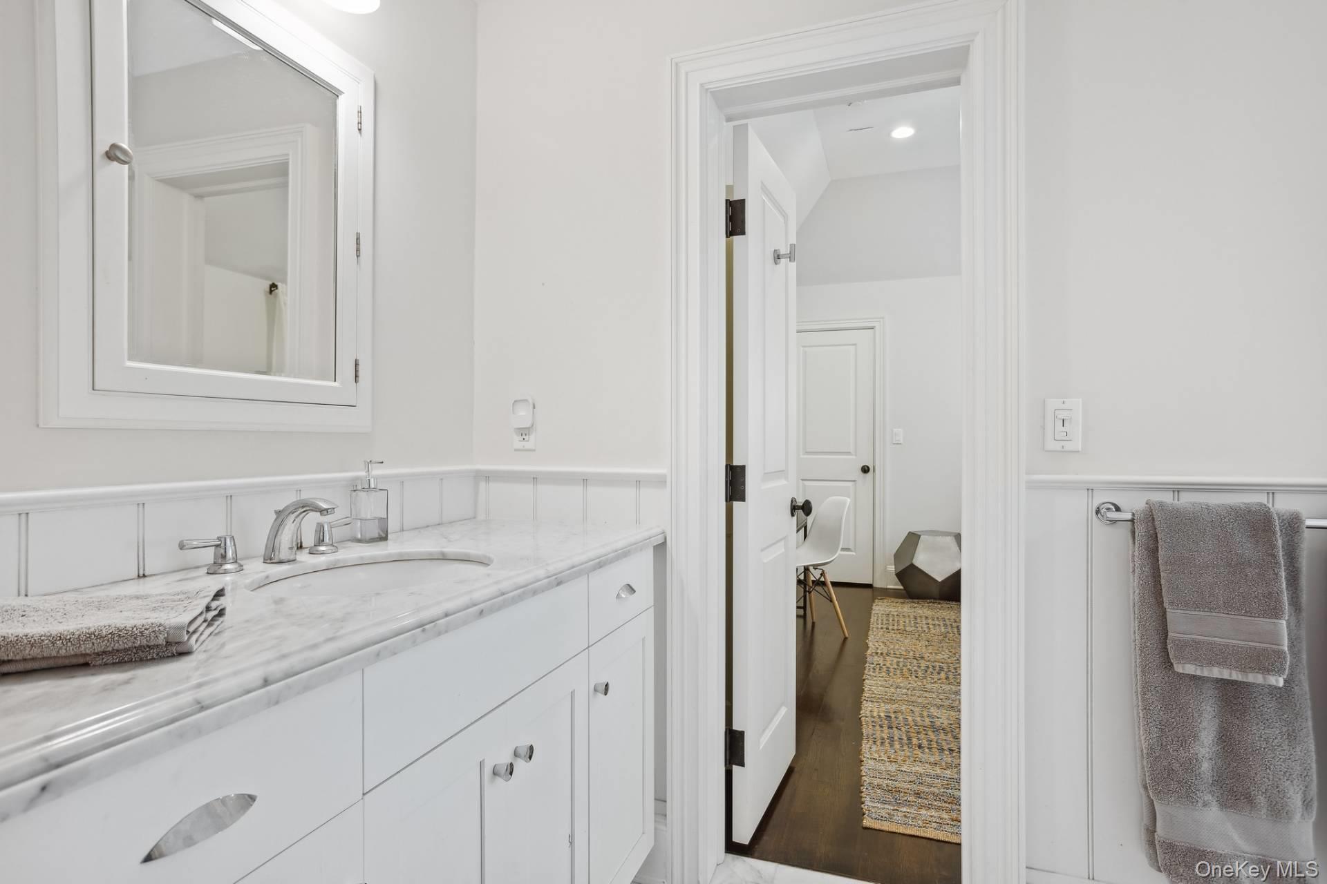 110 Straight Path, Southampton, NY 11968