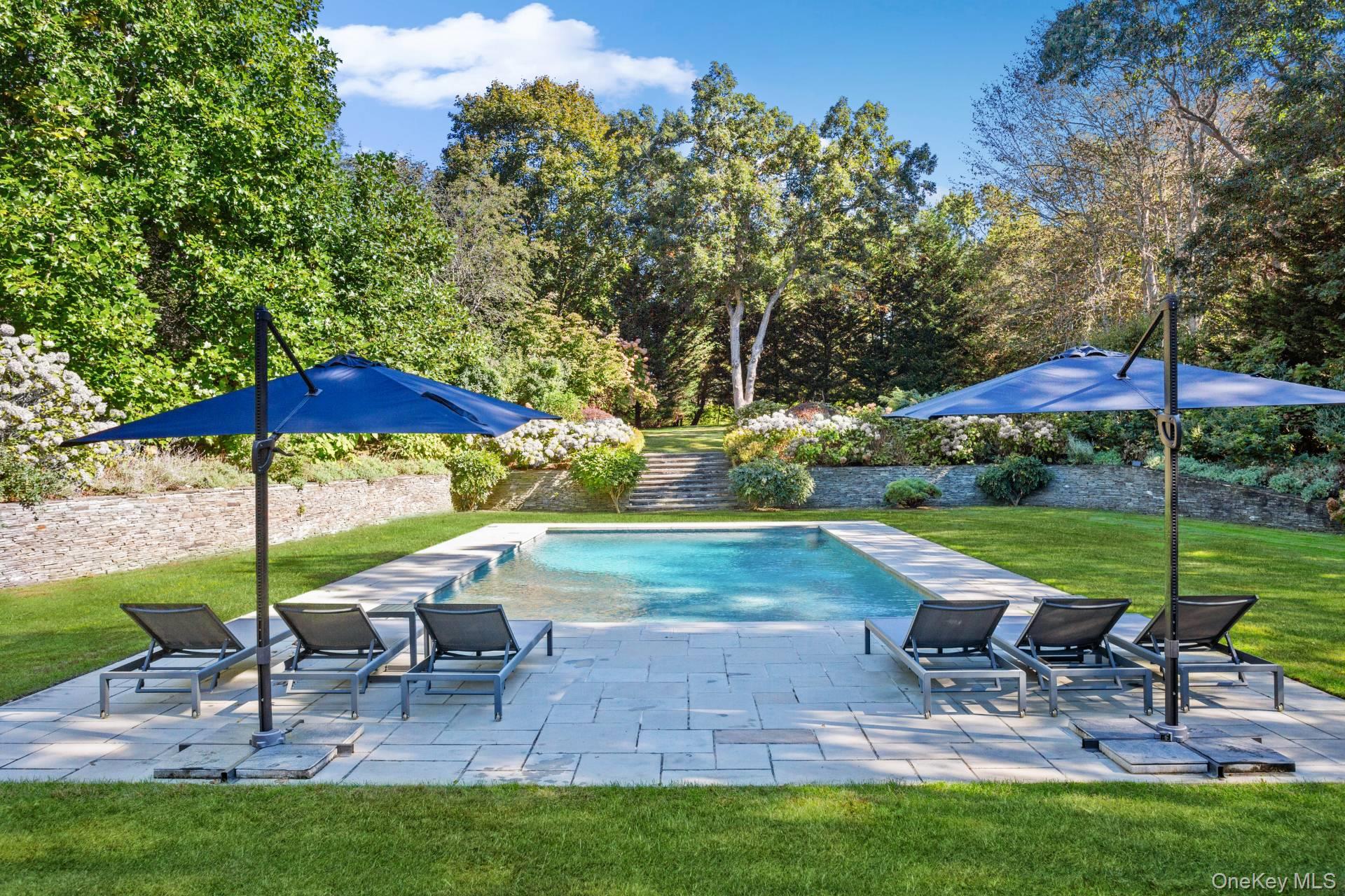 110 Straight Path, Southampton, NY 11968