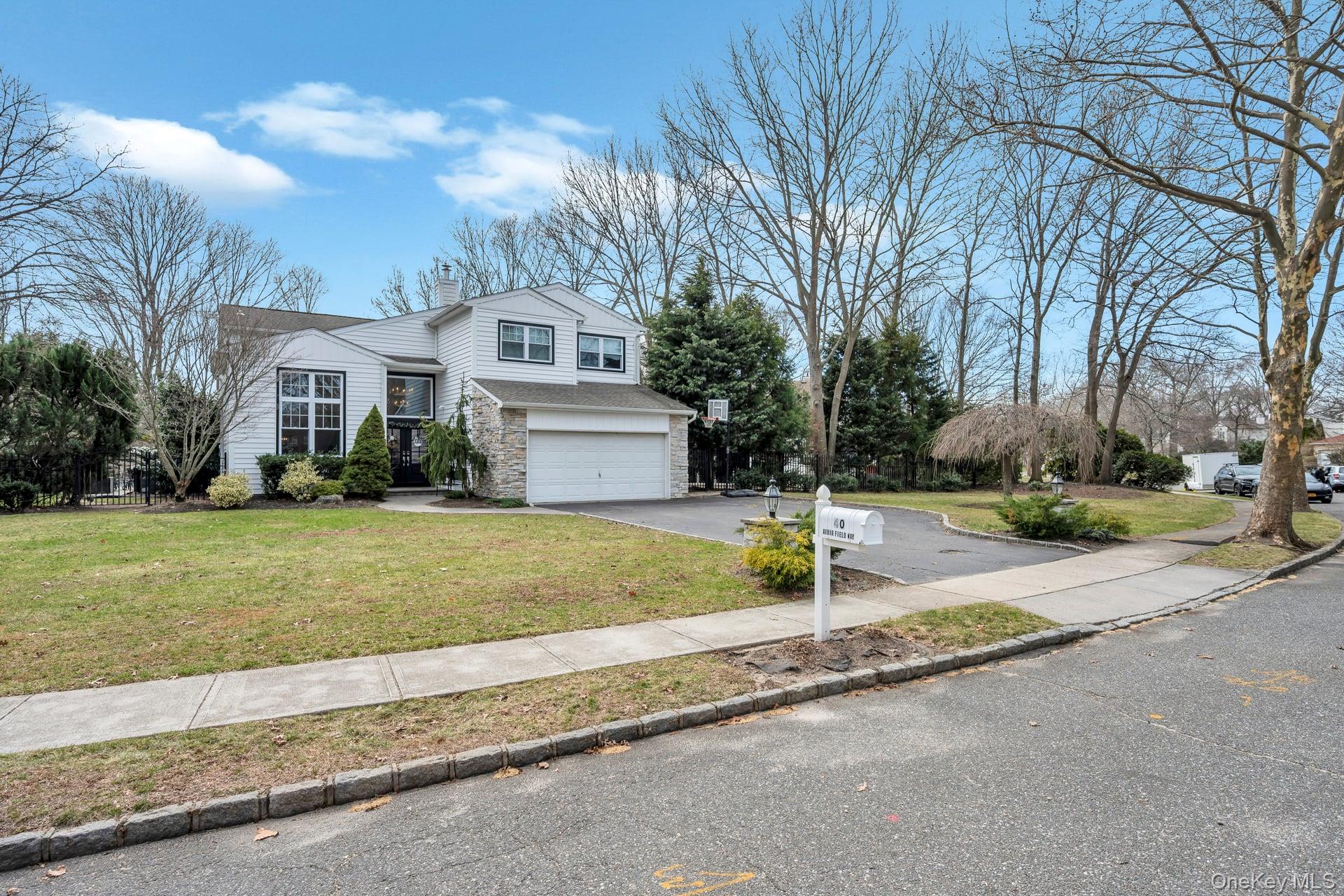 40 Arbor Field Way, Lake Grove, NY 11755