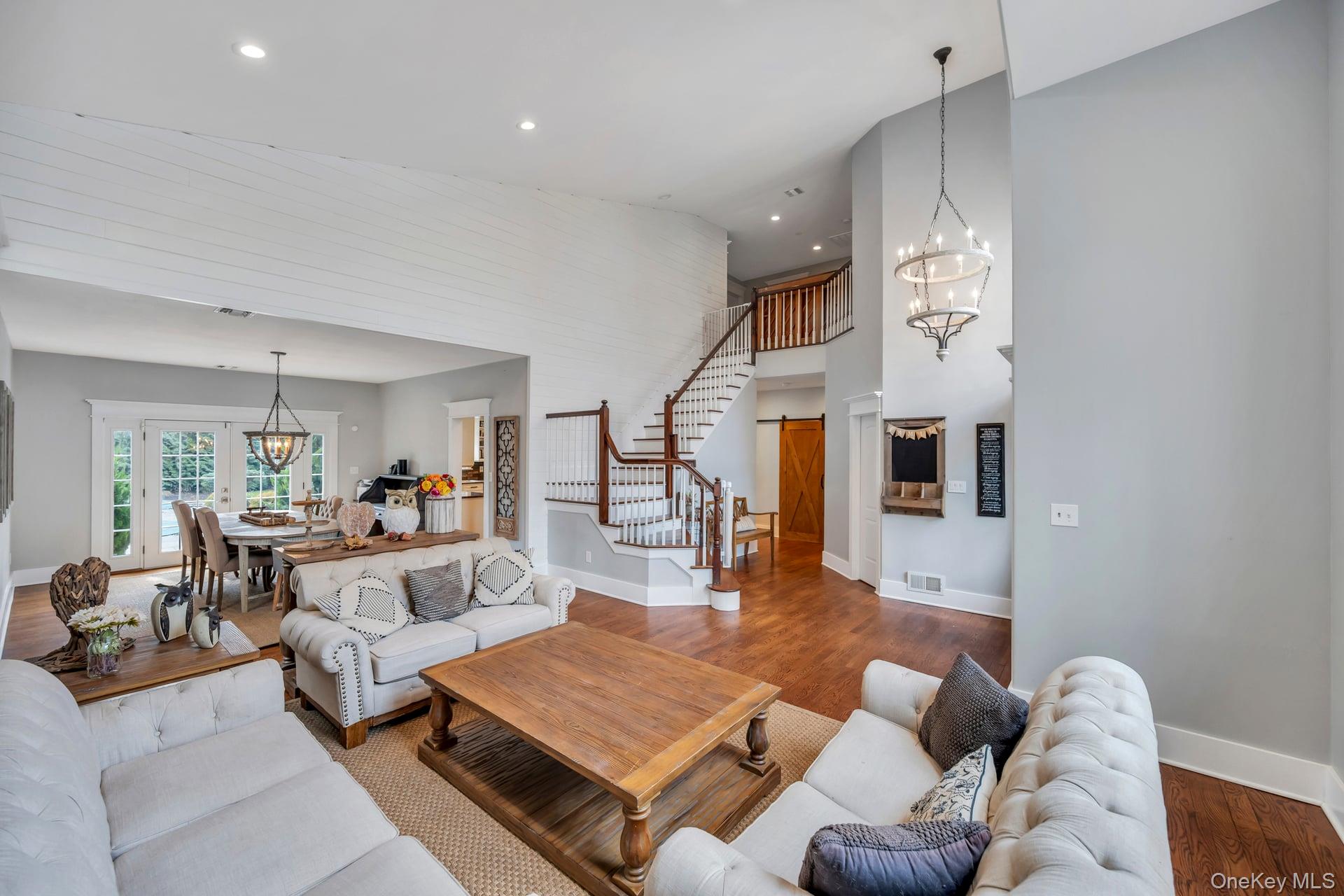 40 Arbor Field Way, Lake Grove, NY 11755