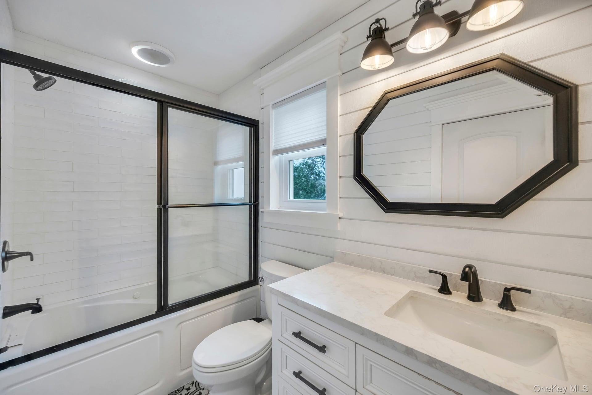 40 Arbor Field Way, Lake Grove, NY 11755