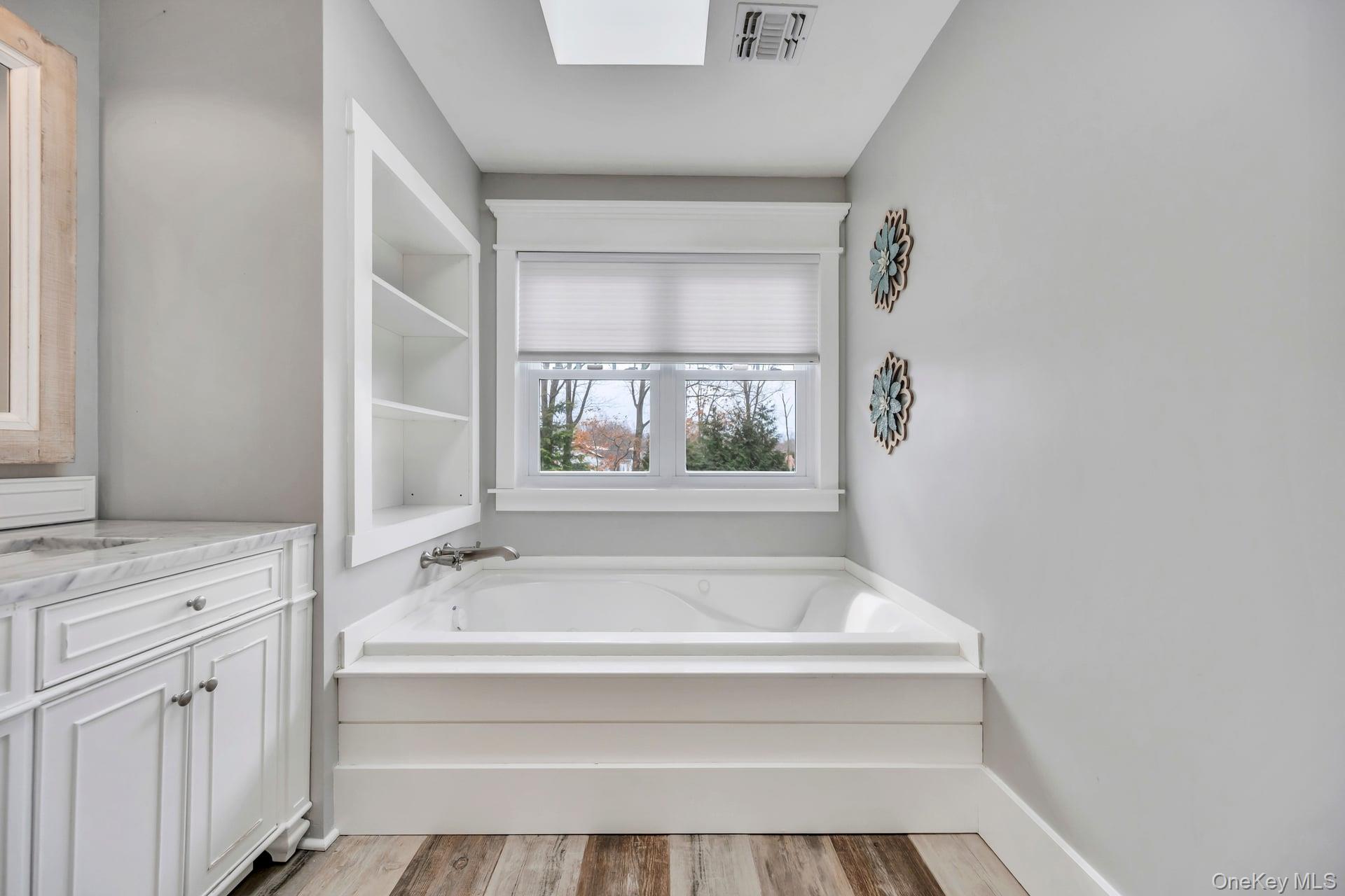 40 Arbor Field Way, Lake Grove, NY 11755