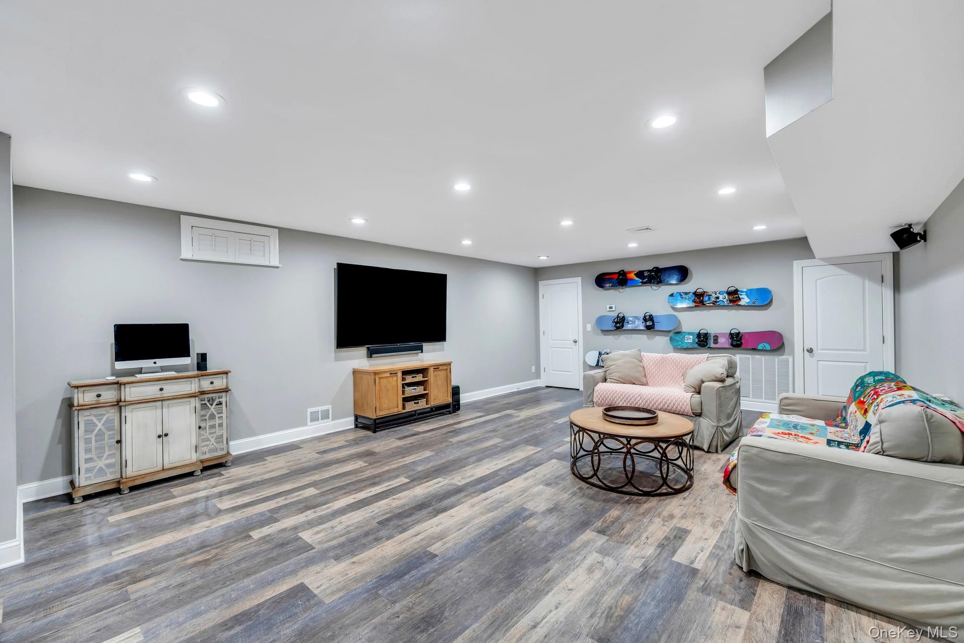 40 Arbor Field Way, Lake Grove, NY 11755