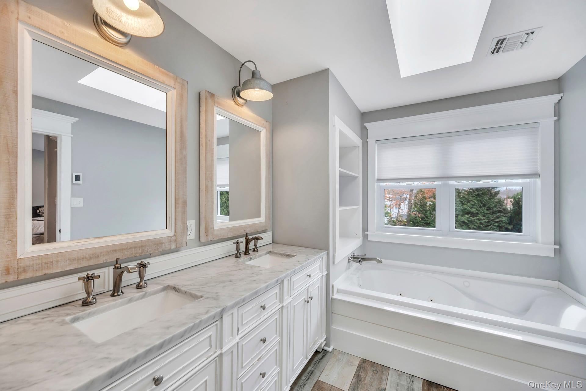 40 Arbor Field Way, Lake Grove, NY 11755