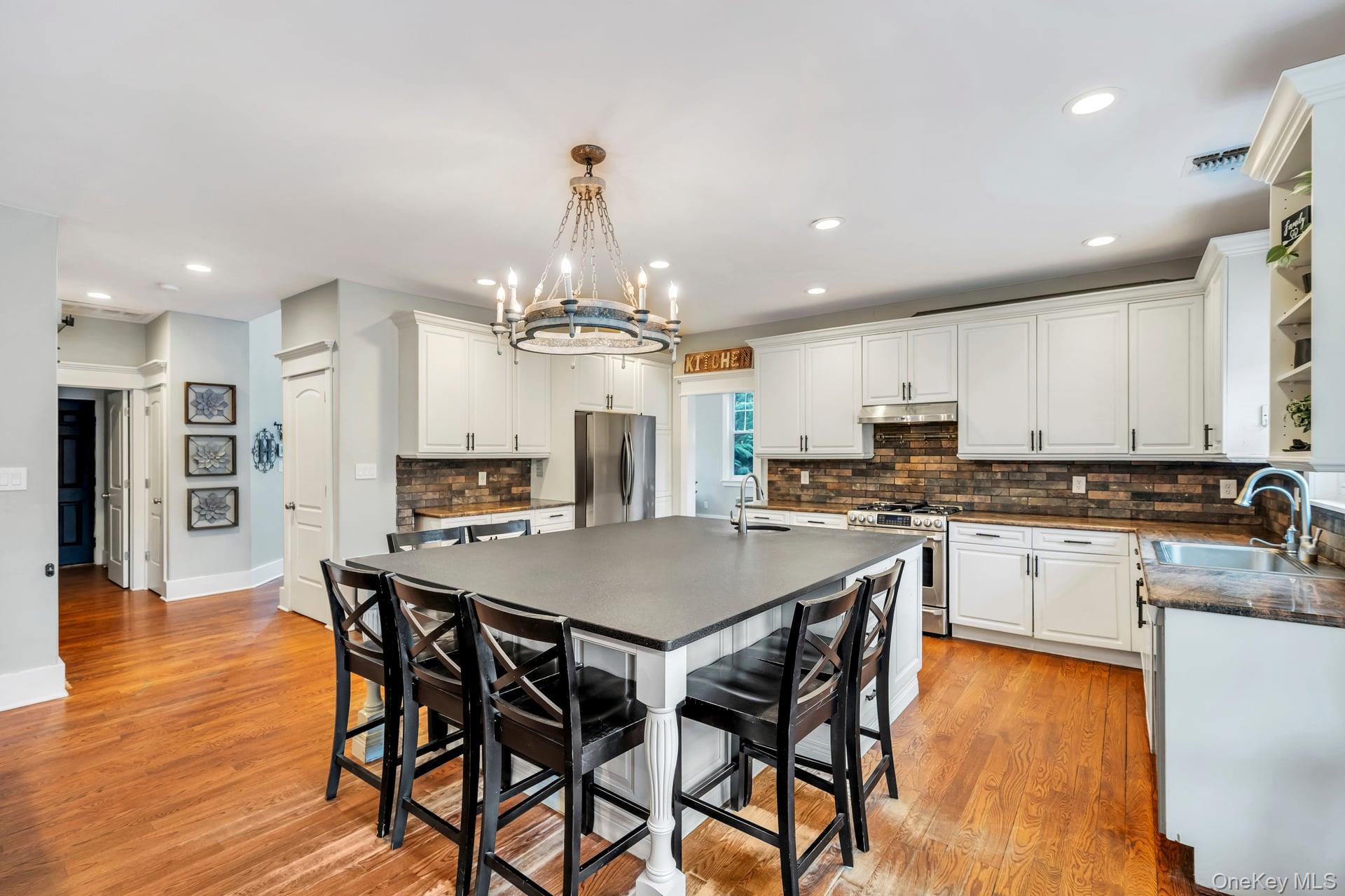 40 Arbor Field Way, Lake Grove, NY 11755