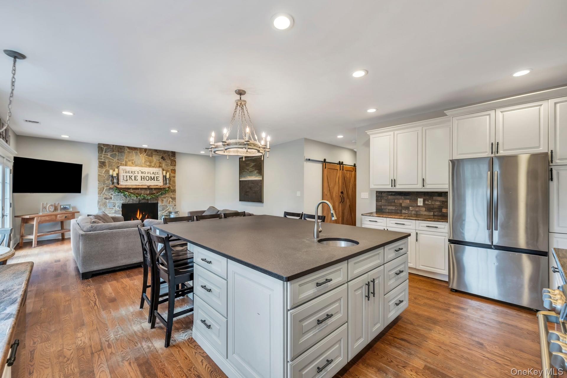 40 Arbor Field Way, Lake Grove, NY 11755