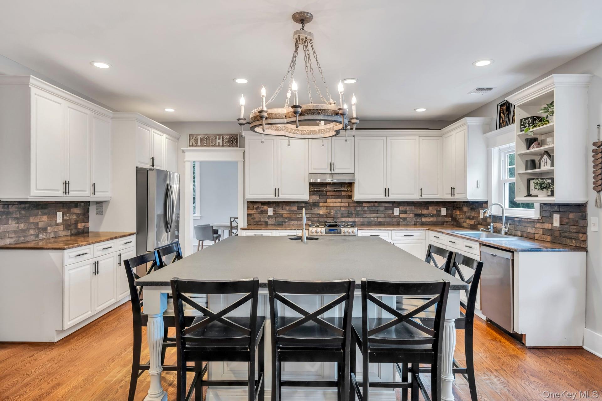 40 Arbor Field Way, Lake Grove, NY 11755