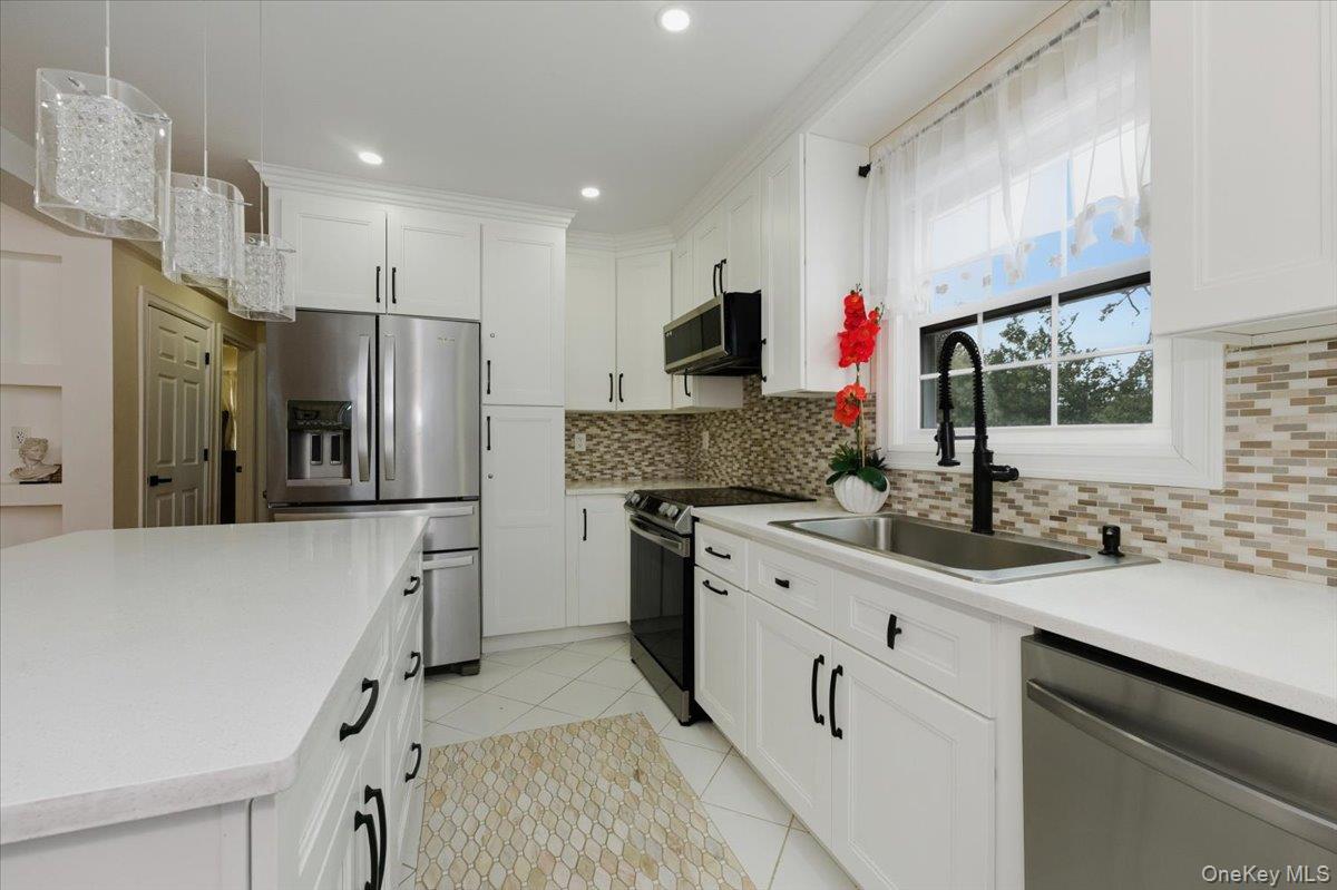 66 Elm Street, Valley Stream, NY 11580