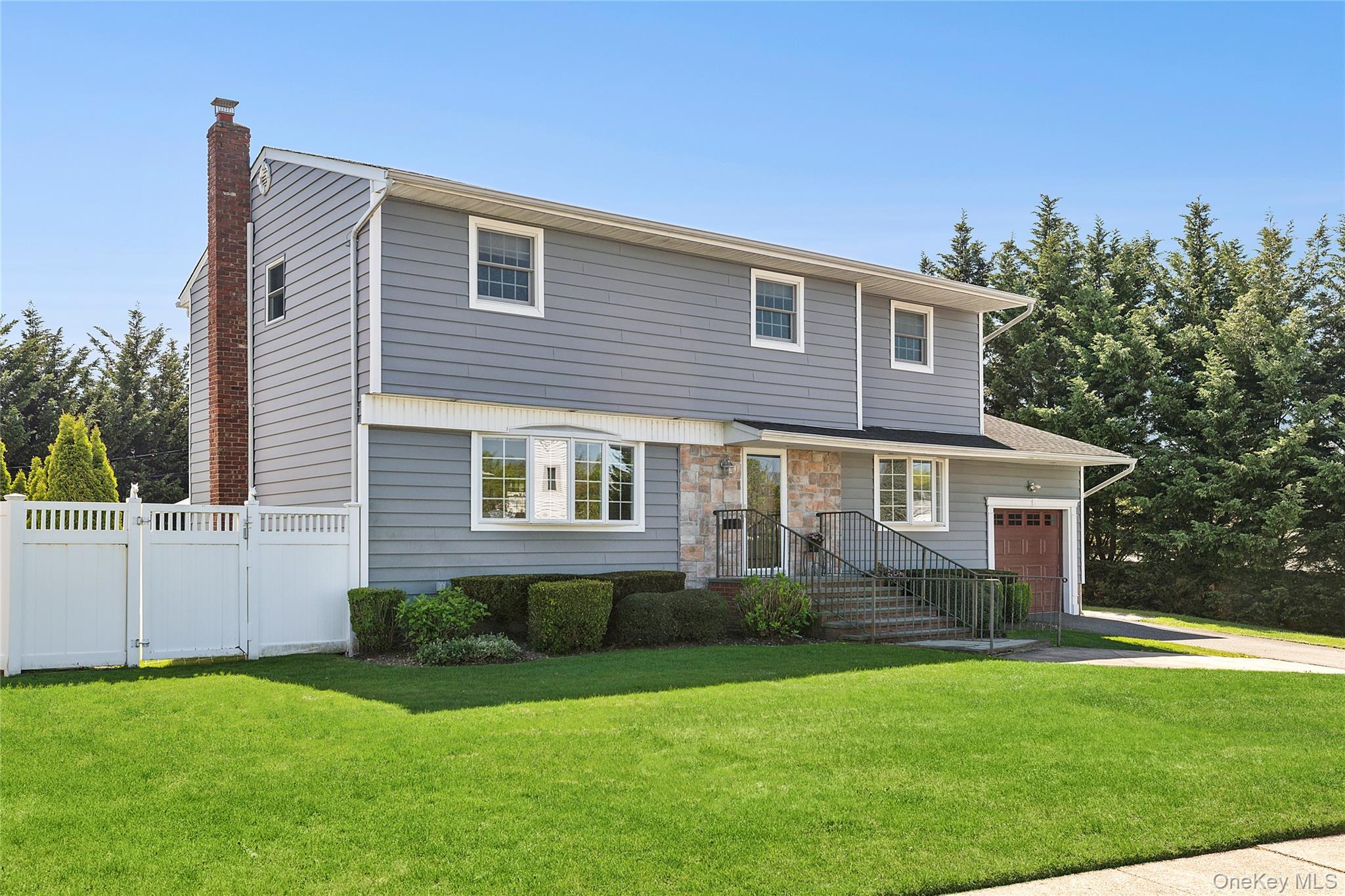 41 Evelyn Drive, Bethpage, NY 11714