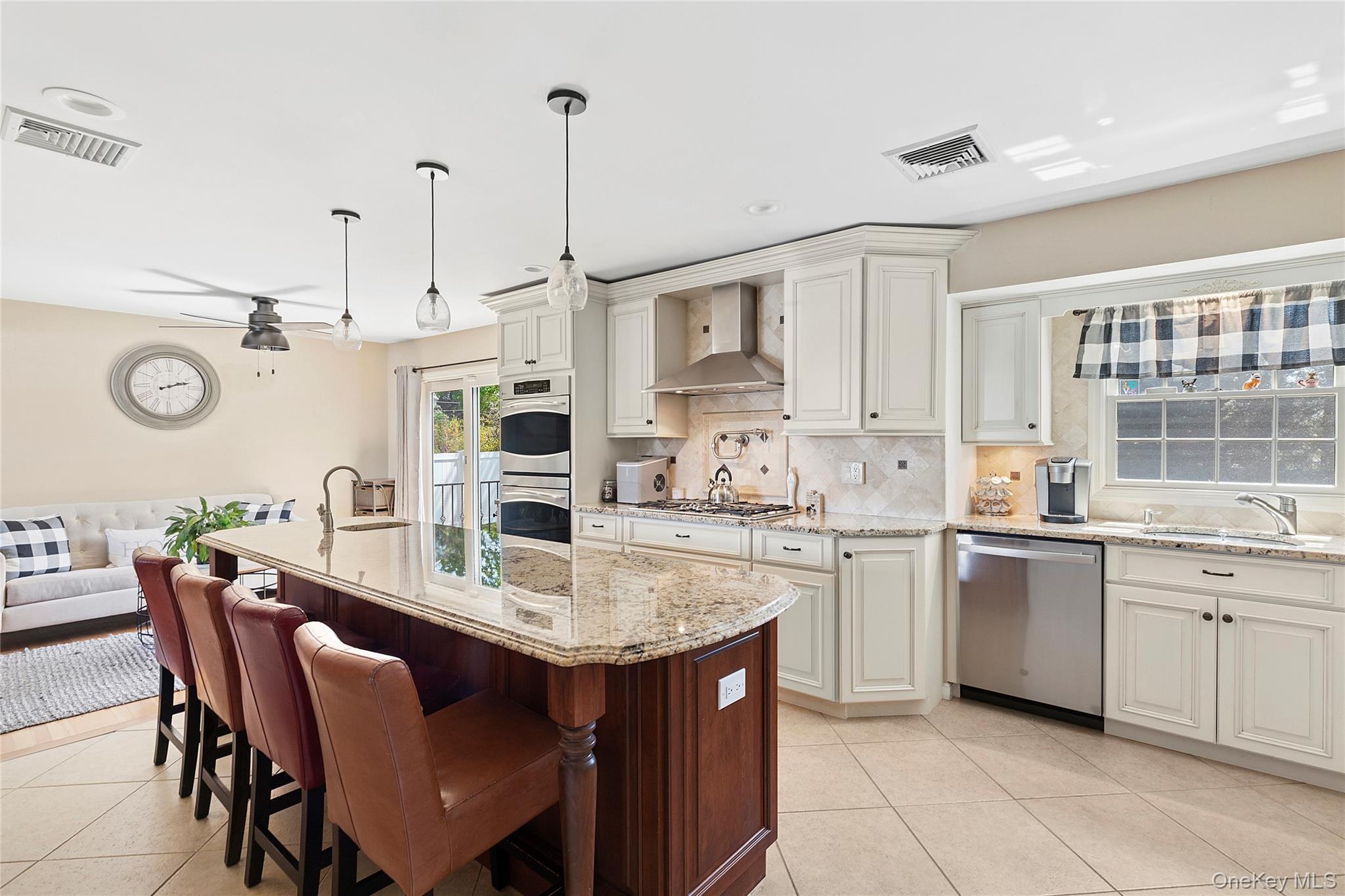 41 Evelyn Drive, Bethpage, NY 11714