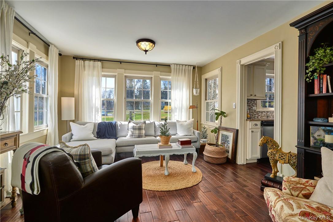 49 Maple Avenue, Warwick, NY 10990