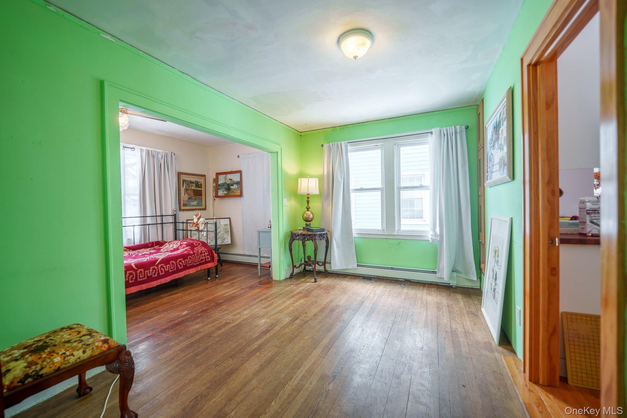 52 Park Avenue, Williston Park, NY 11596