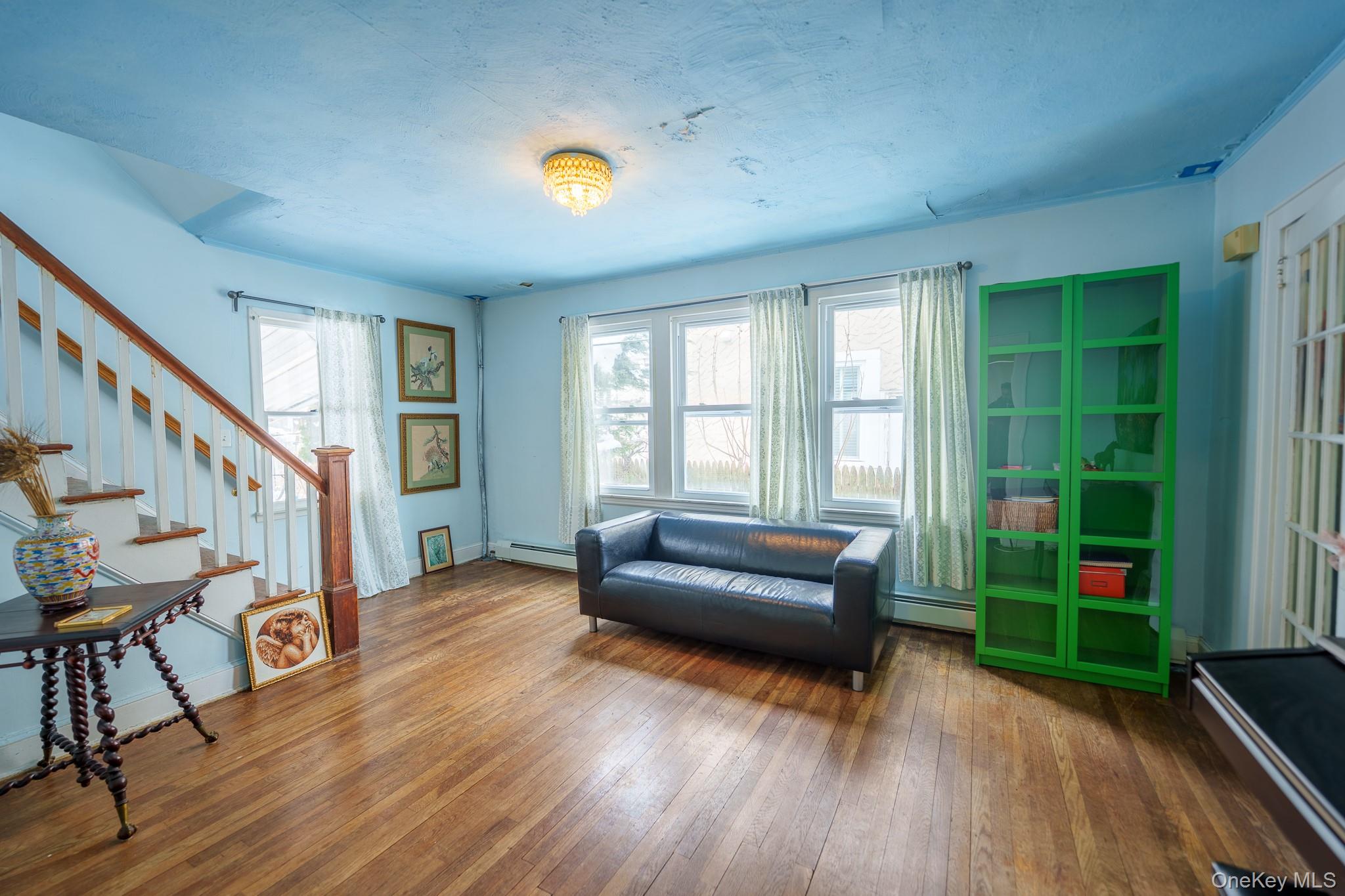 52 Park Avenue, Williston Park, NY 11596