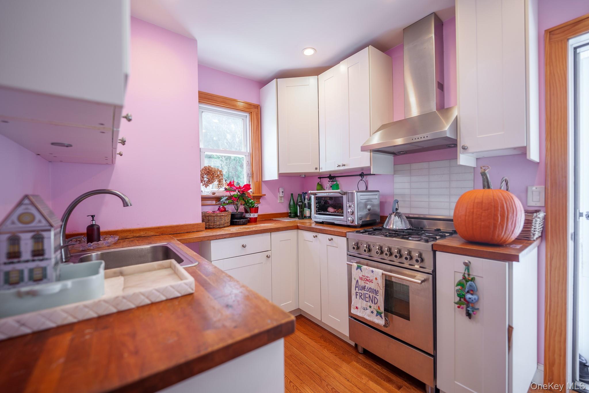 52 Park Avenue, Williston Park, NY 11596