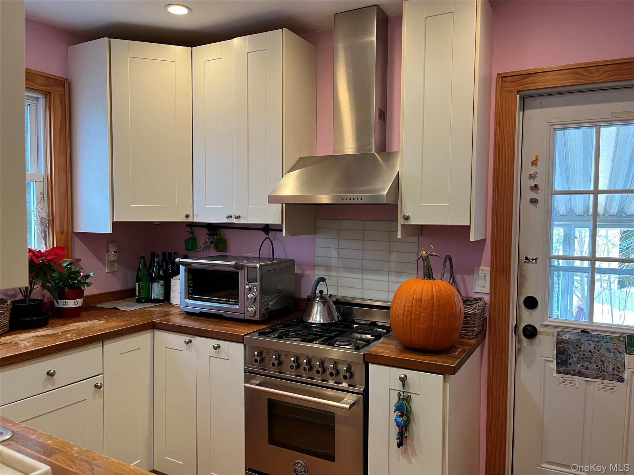 52 Park Avenue, Williston Park, NY 11596