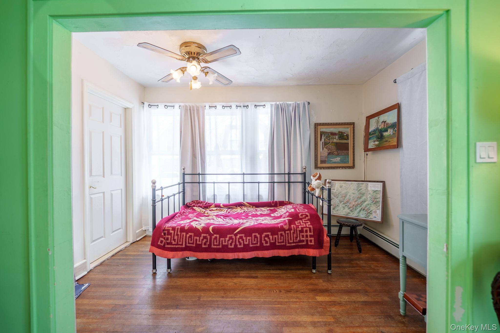 52 Park Avenue, Williston Park, NY 11596