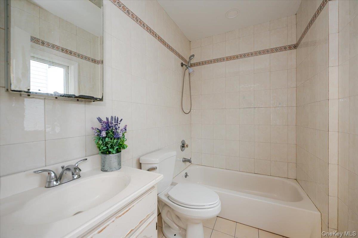 227 Doughty Boulevard, Inwood, NY 11096