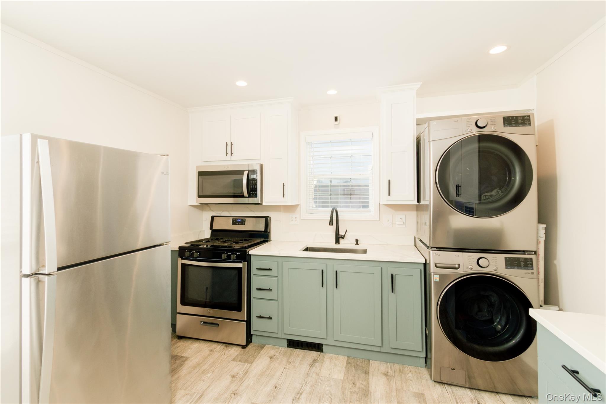 150 #4 Main Street, Islip, NY 11751