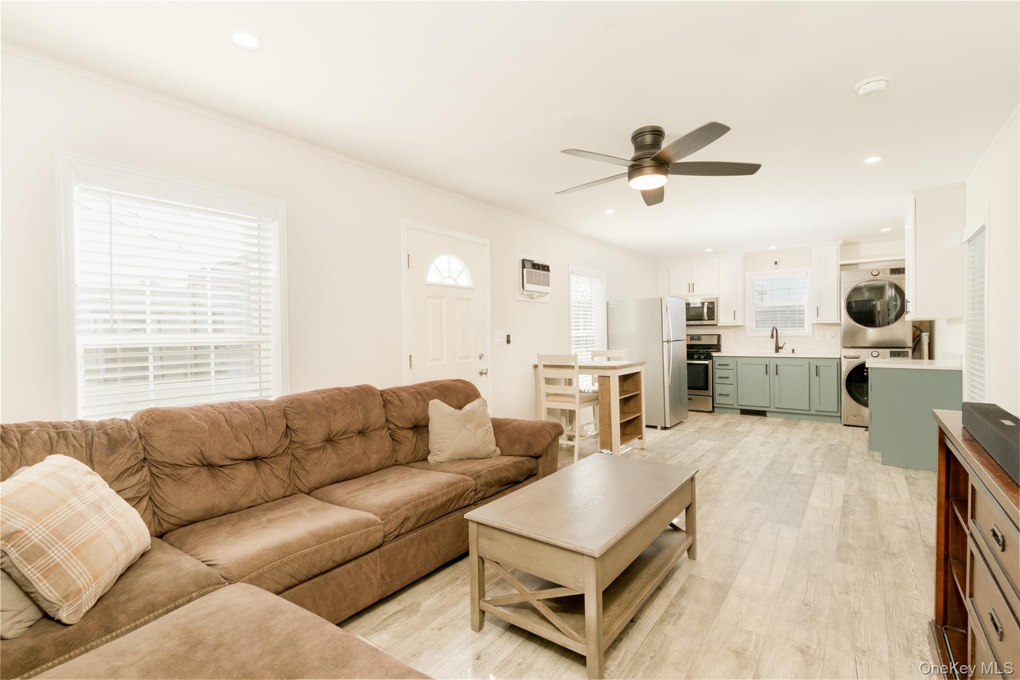 150 Main Street, Islip, NY 11751