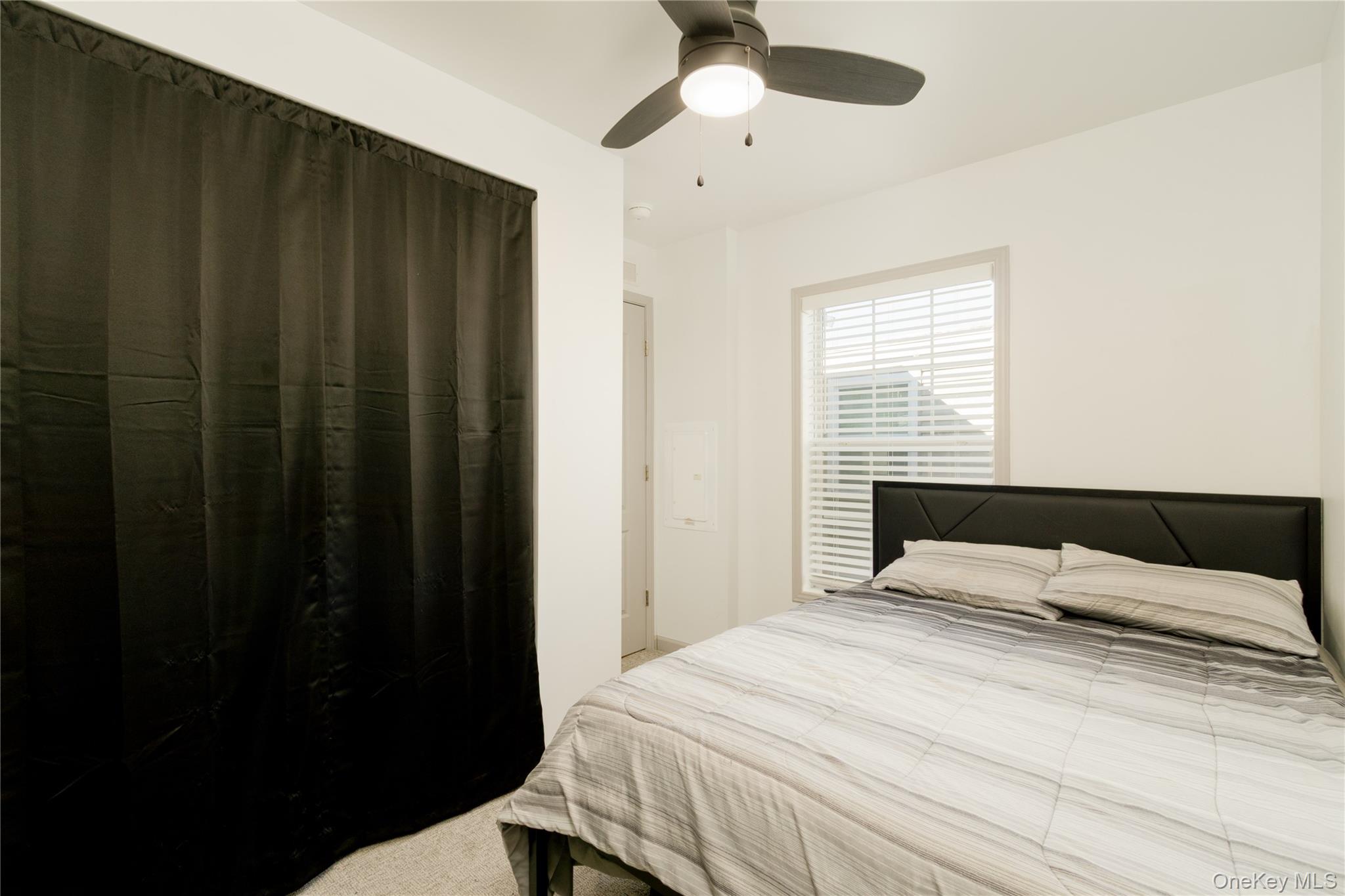 150 Main Street, Islip, NY 11751