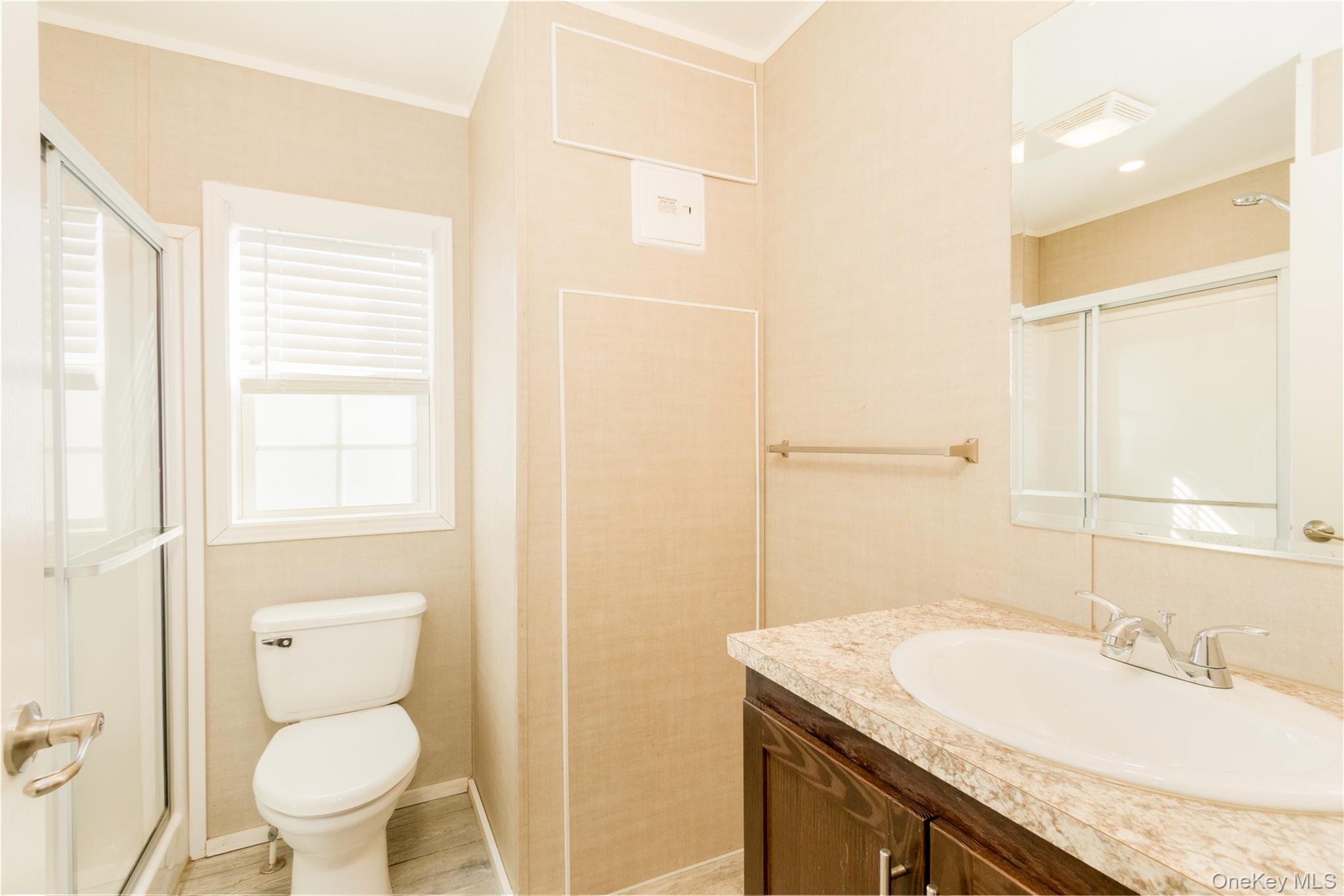 150 #4 Main Street, Islip, NY 11751