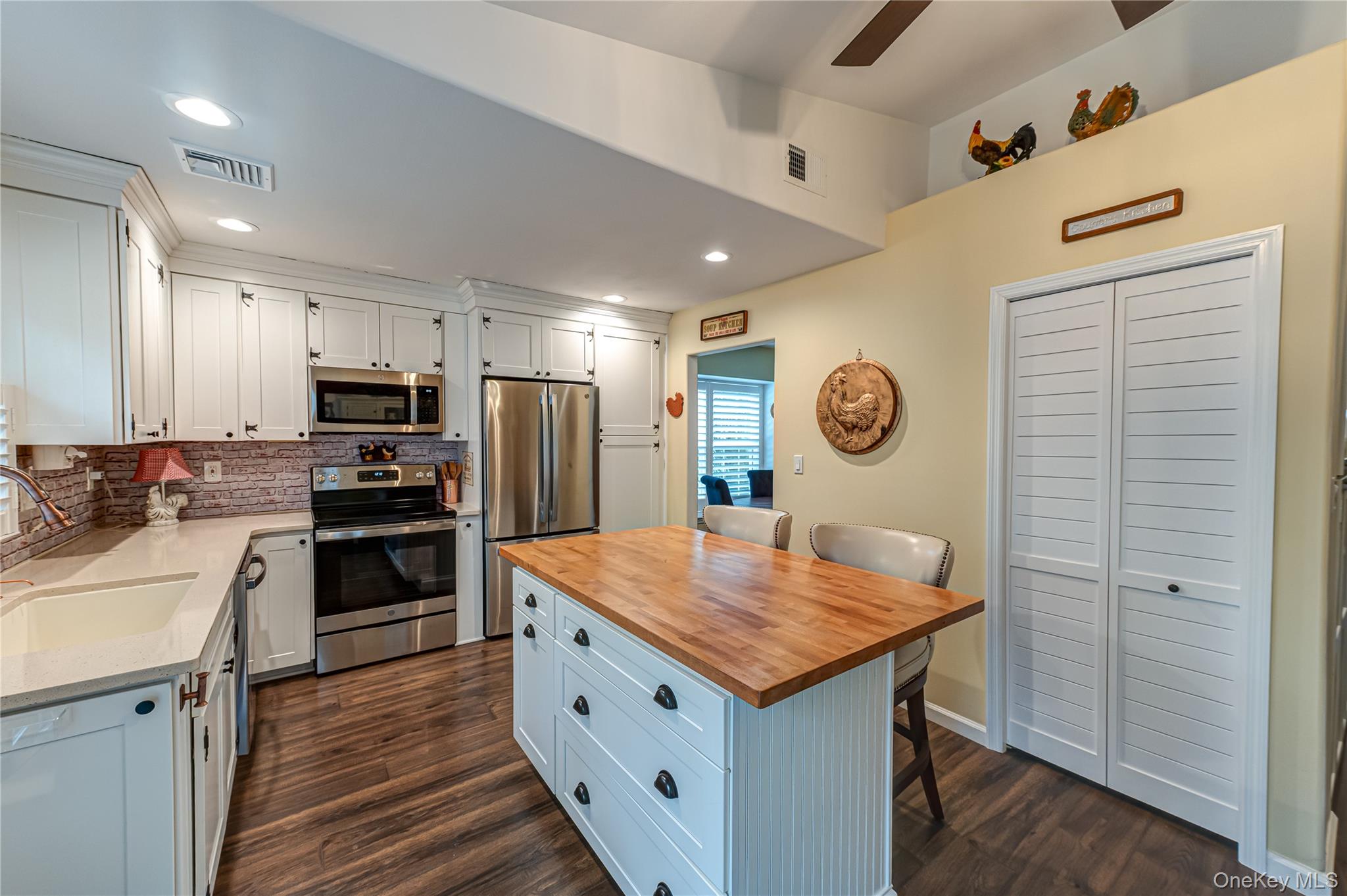 263 Glen Drive, Ridge, NY 11961