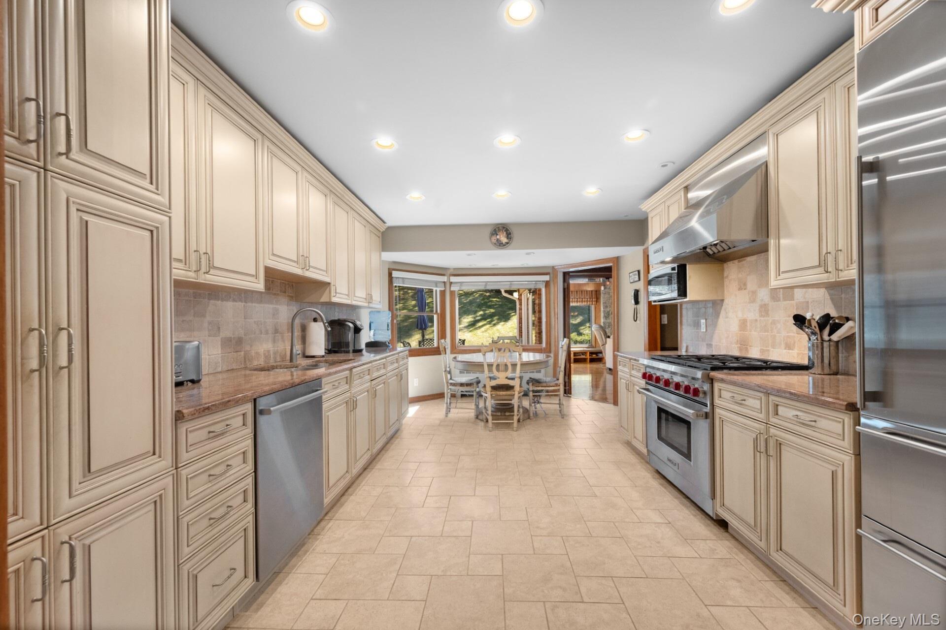 22 Ravine Road, Great Neck, NY 11023