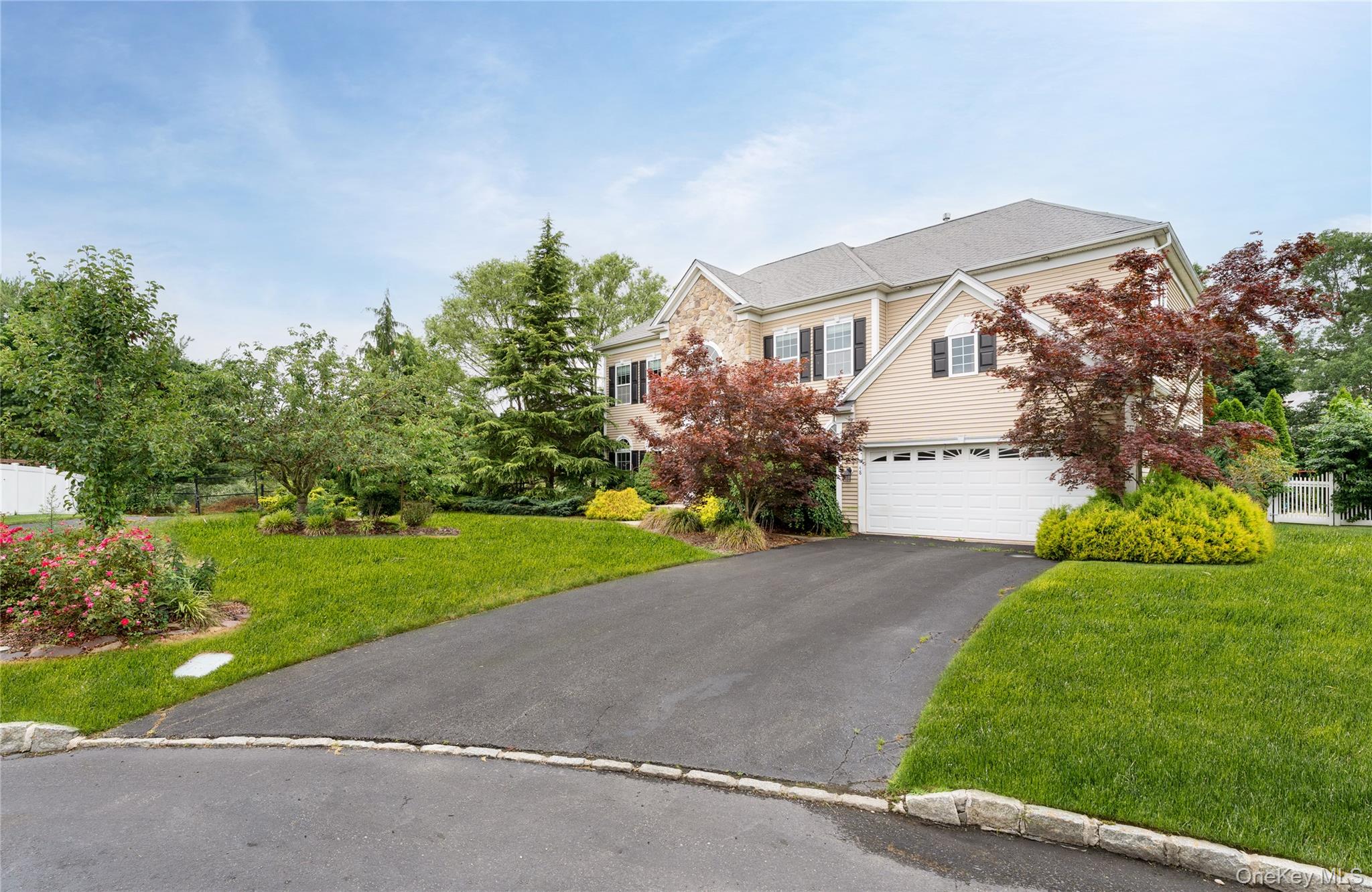 48 Avolet Court, Mount Sinai, NY 11766