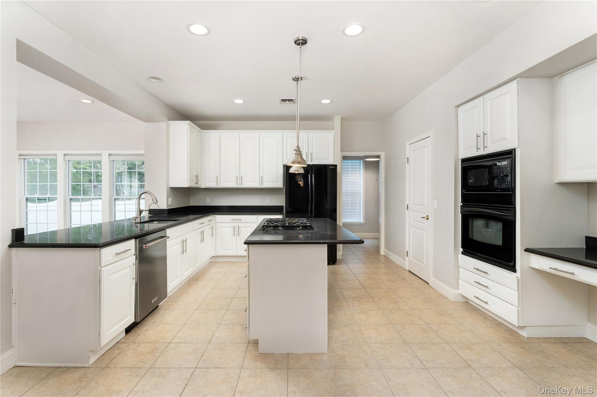 48 Avolet Court, Mount Sinai, NY 11766