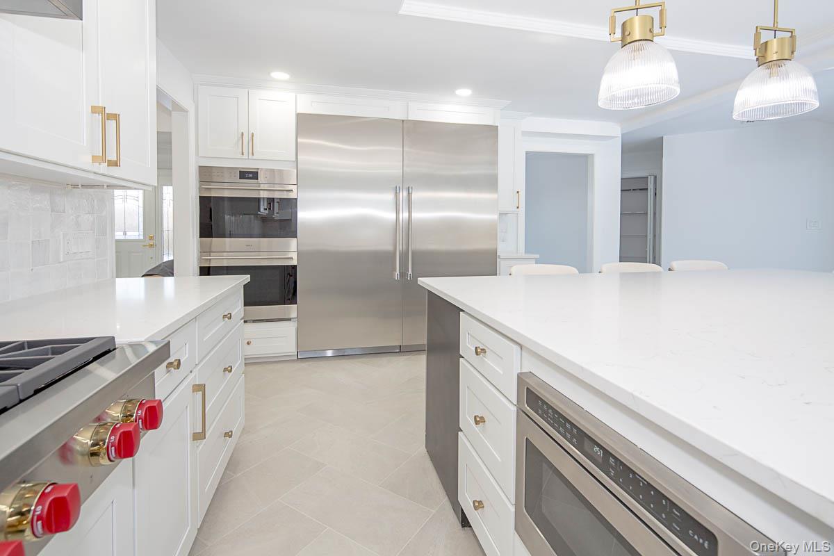 22 Peppermill Lane, Dix Hills, NY 11746