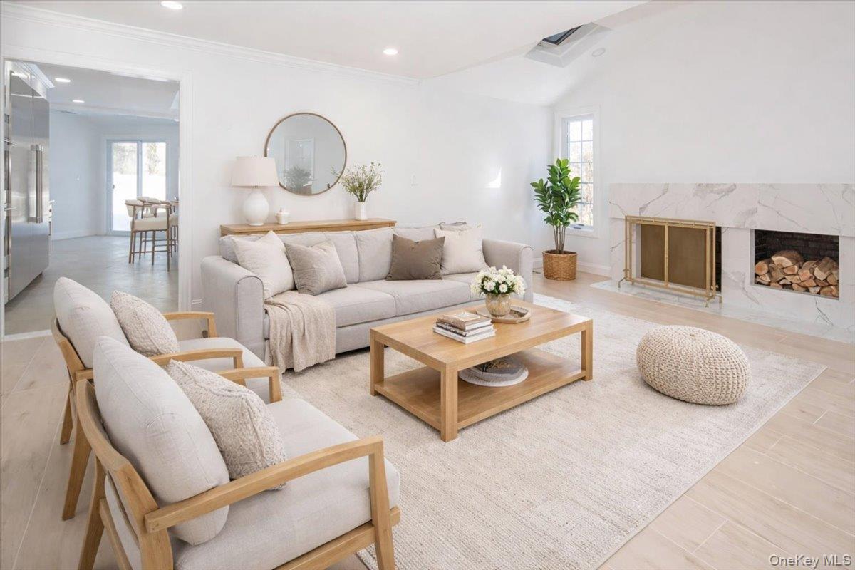 22 Peppermill Lane, Dix Hills, NY 11746