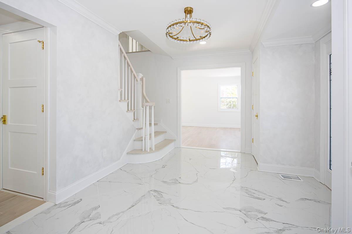 22 Peppermill Lane, Dix Hills, NY 11746