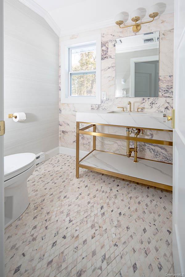 22 Peppermill Lane, Dix Hills, NY 11746